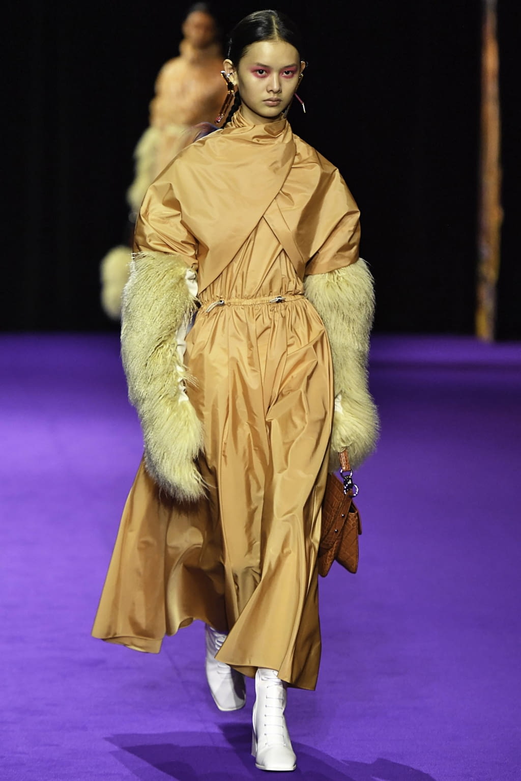 Fashion Week Paris Fall/Winter 2019 look 15 de la collection Kenzo womenswear