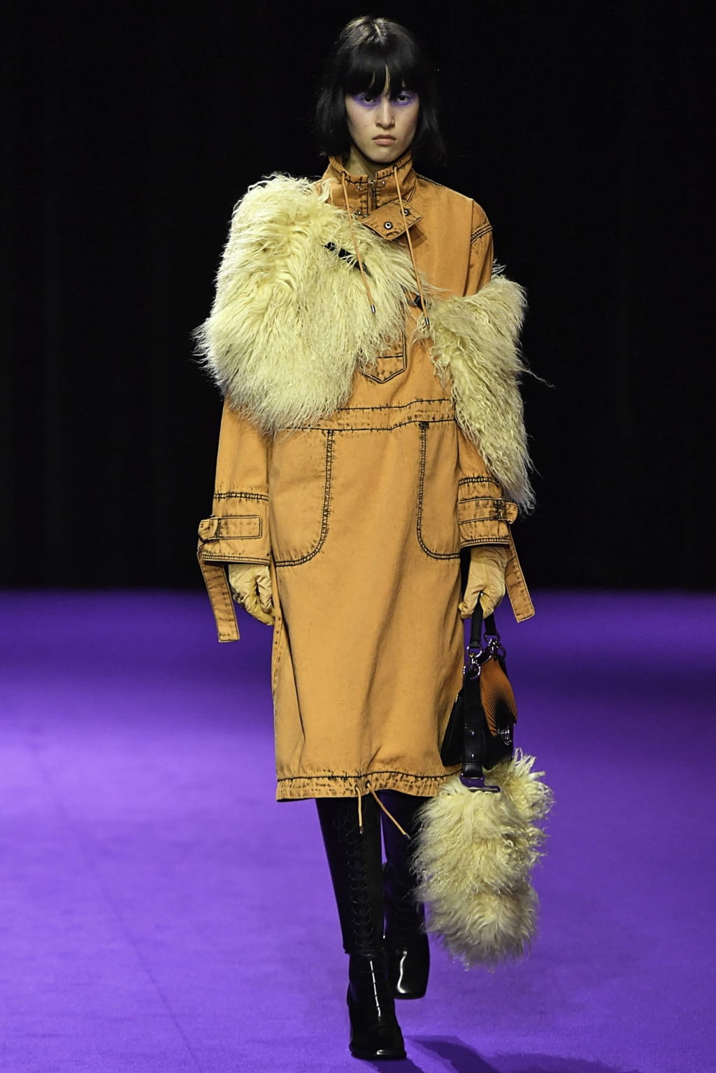 Fashion Week Paris Fall/Winter 2019 look 17 de la collection Kenzo womenswear