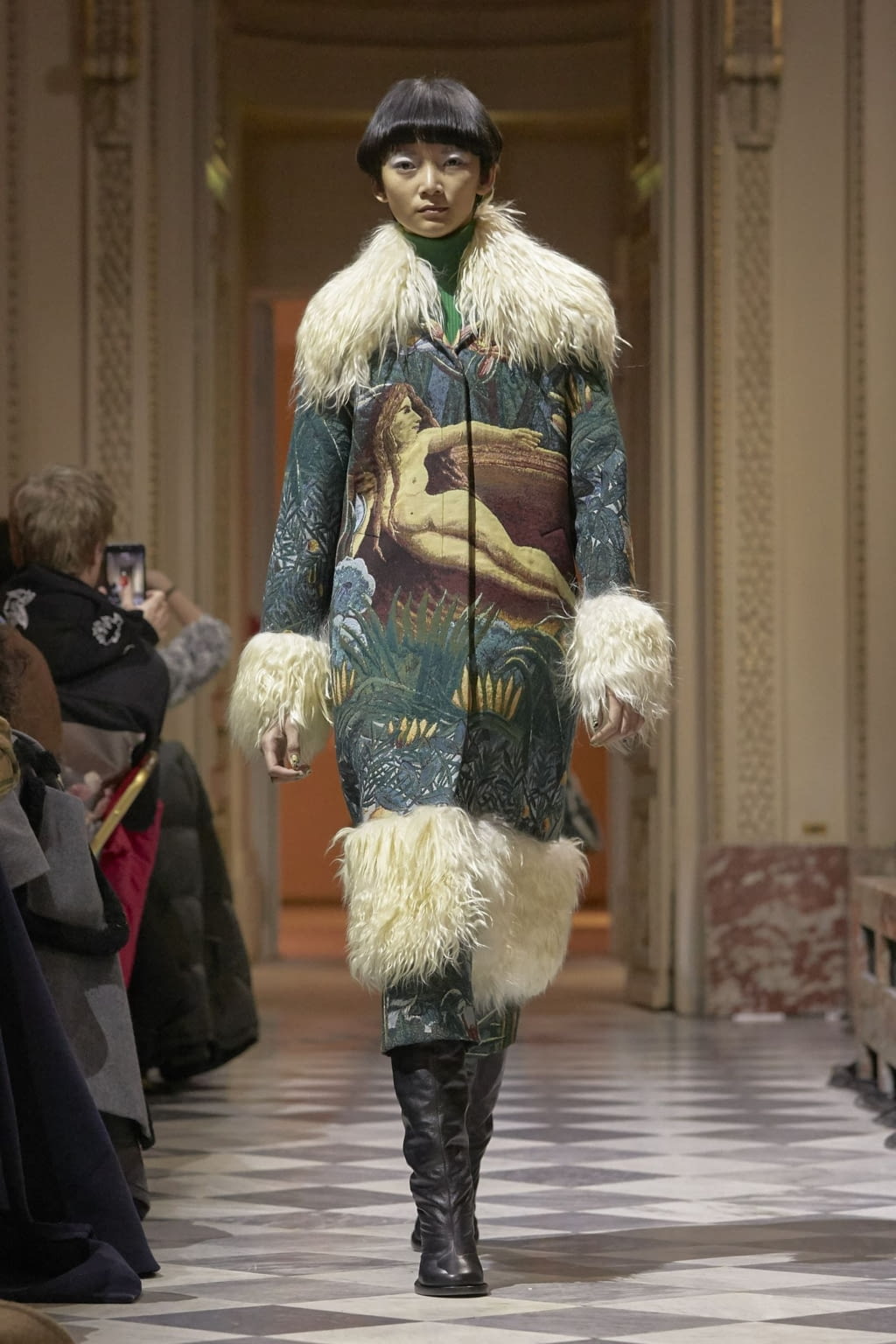 Fashion Week Paris Fall/Winter 2018 look 1 from the Kenzo Memento collection 女装