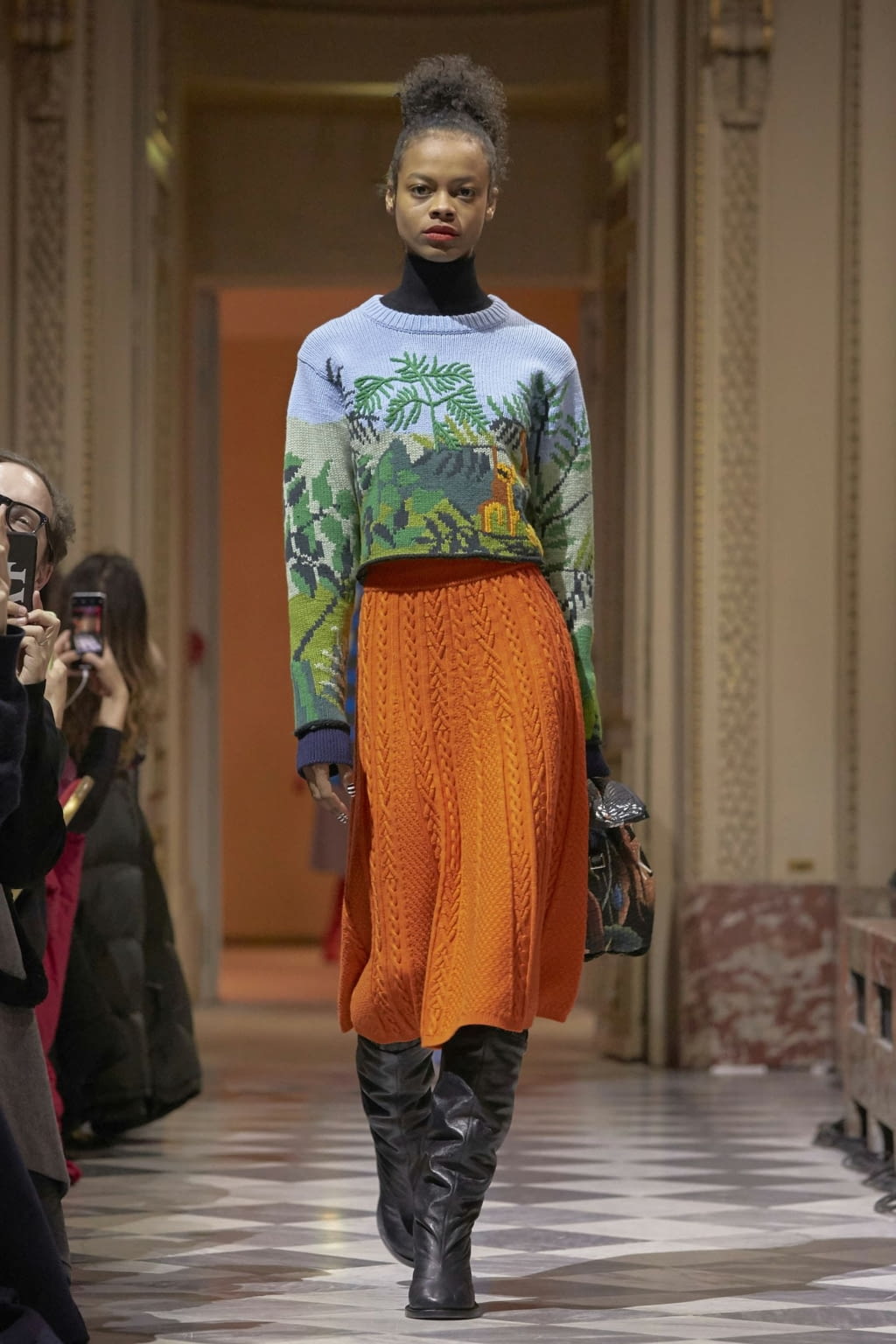Fashion Week Paris Fall/Winter 2018 look 13 de la collection Kenzo Memento womenswear