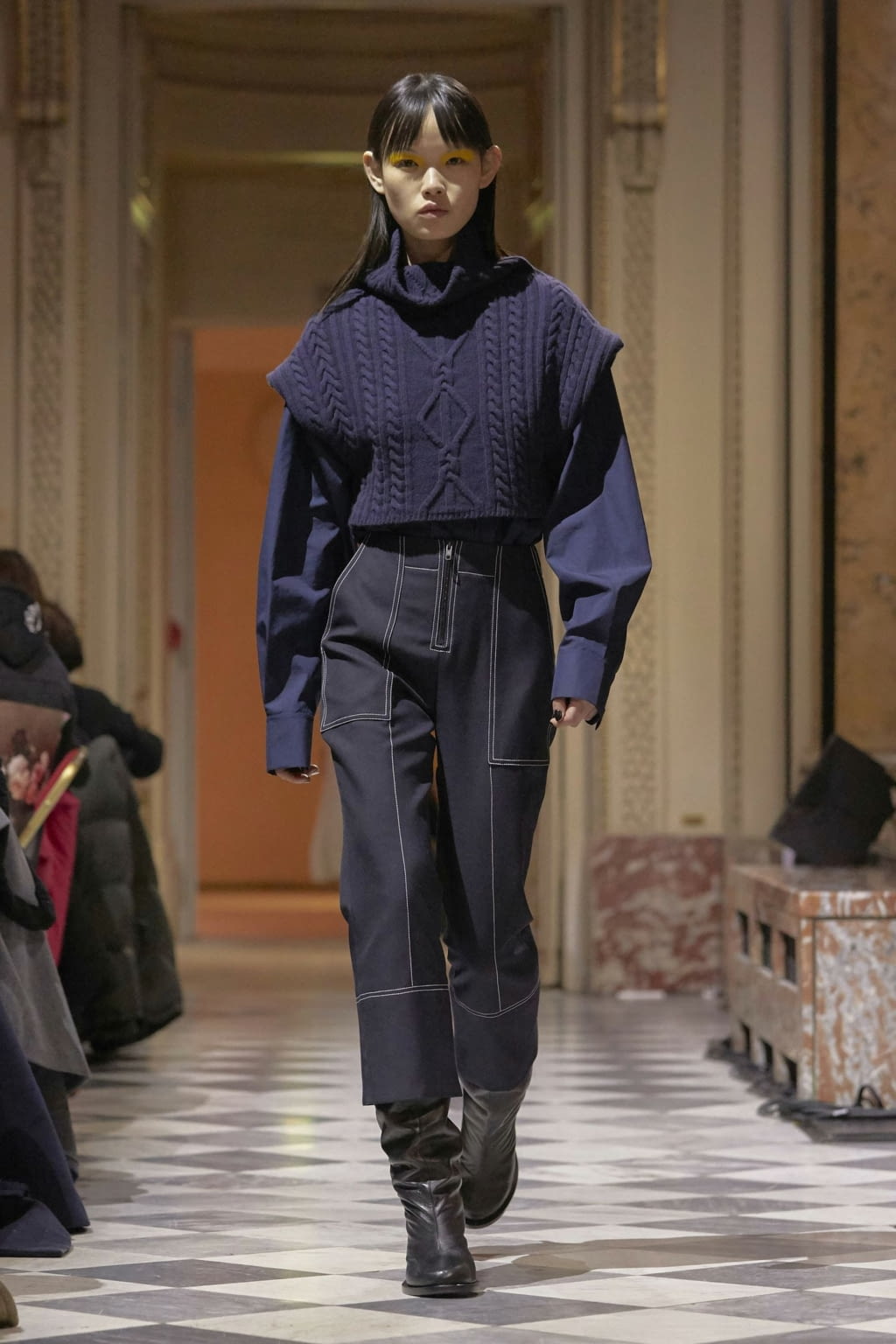 Fashion Week Paris Fall/Winter 2018 look 22 from the Kenzo Memento collection womenswear