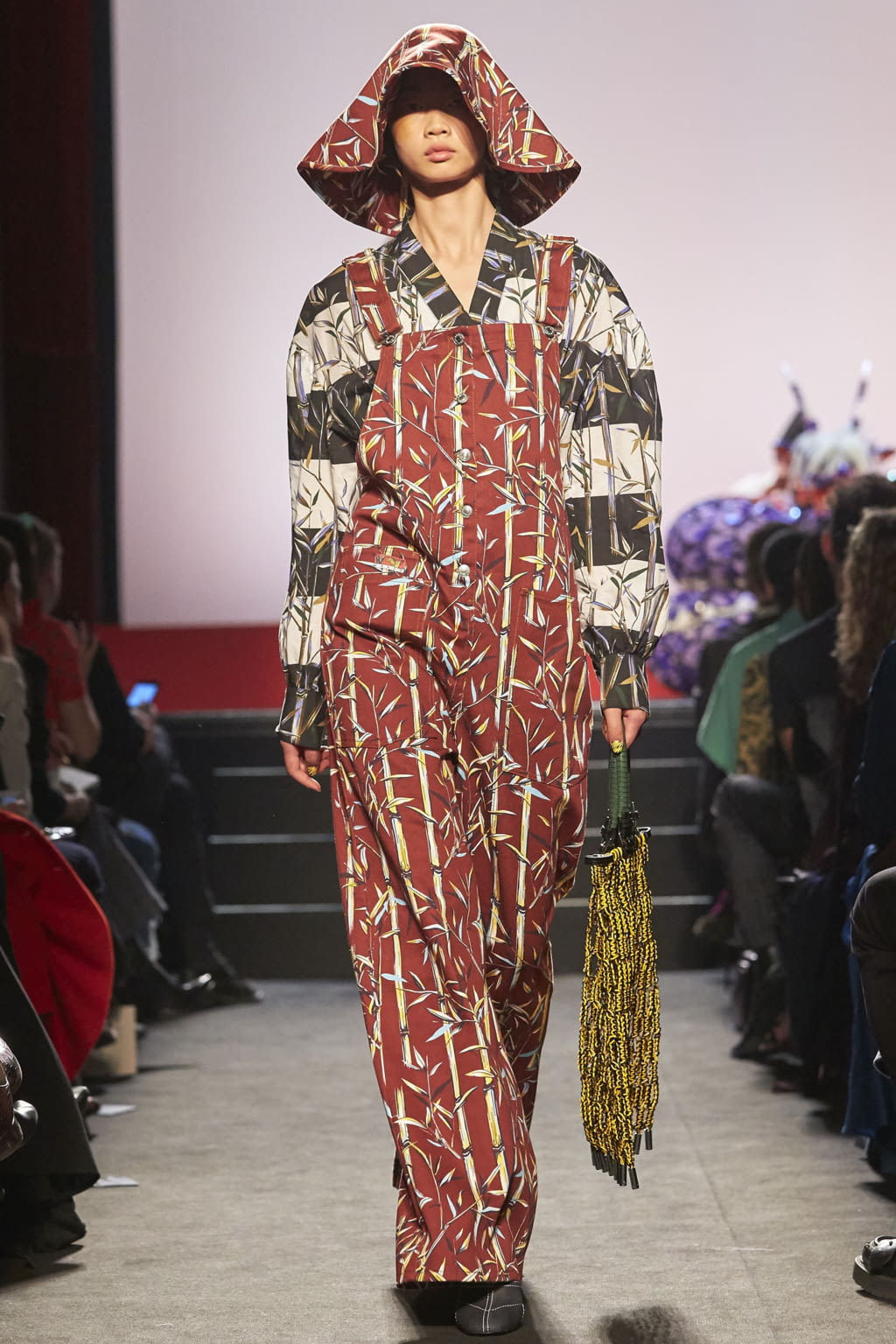 Fashion Week Paris Spring/Summer 2018 look 13 from the Kenzo Memento collection womenswear