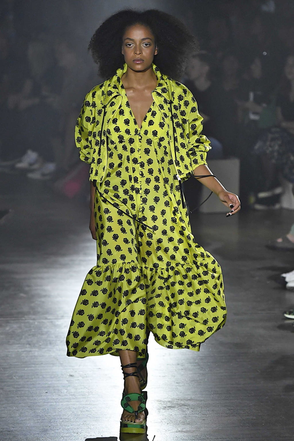 Fashion Week Paris Spring/Summer 2019 look 19 from the Kenzo collection 女装