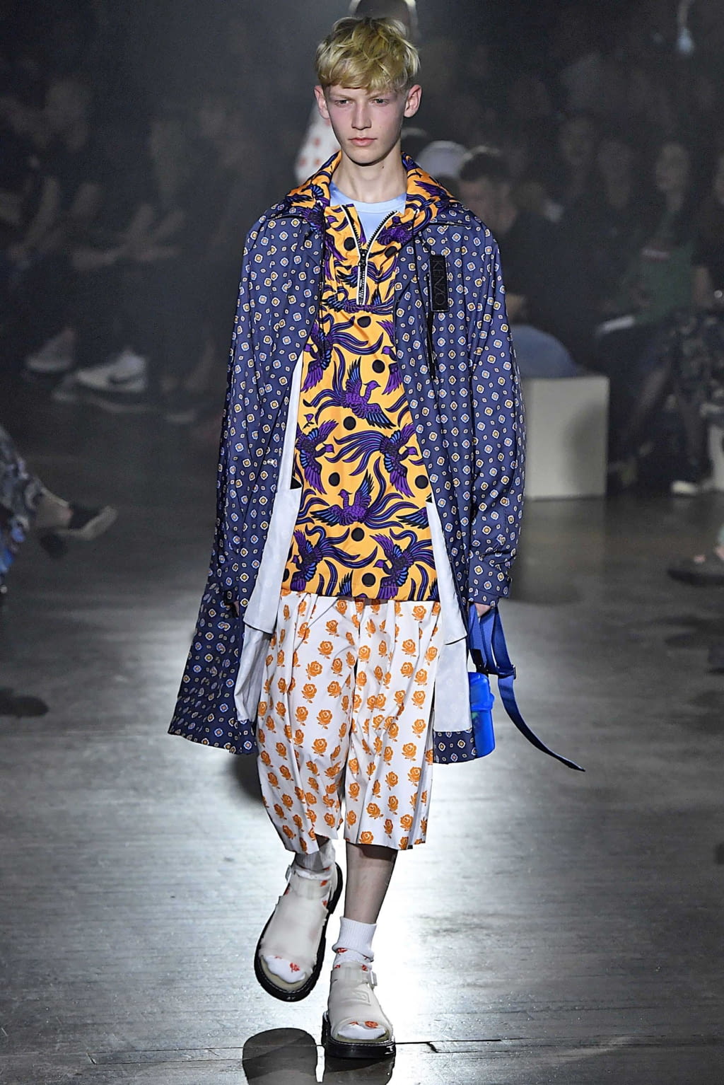 Fashion Week Paris Spring/Summer 2019 look 10 from the Kenzo collection 男装