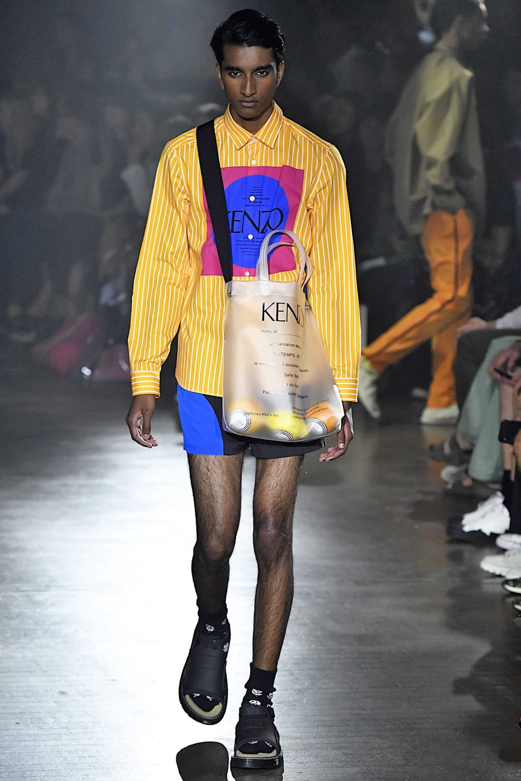Fashion Week Paris Spring/Summer 2019 look 14 from the Kenzo collection 男装