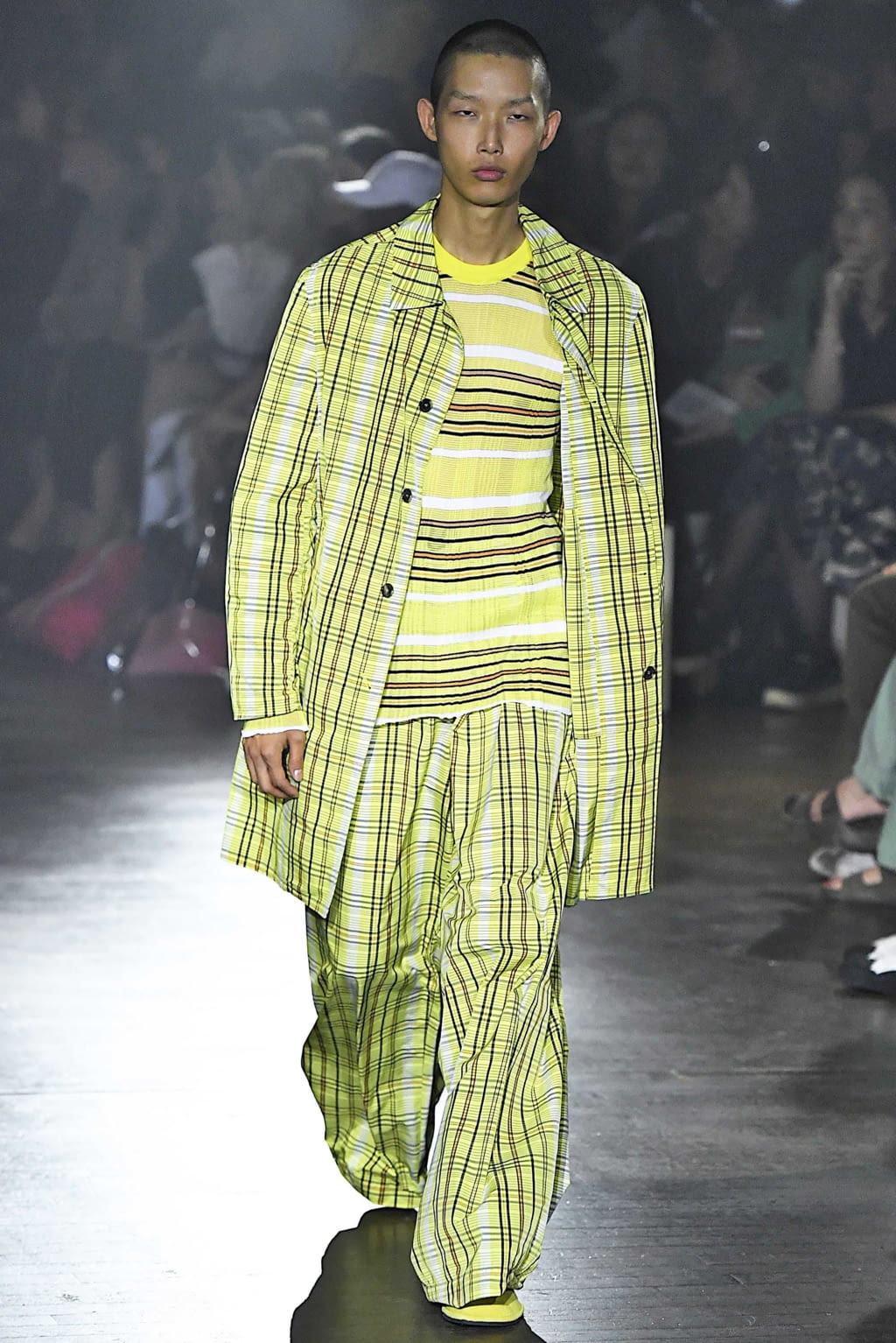 Fashion Week Paris Spring/Summer 2019 look 19 from the Kenzo collection 男装