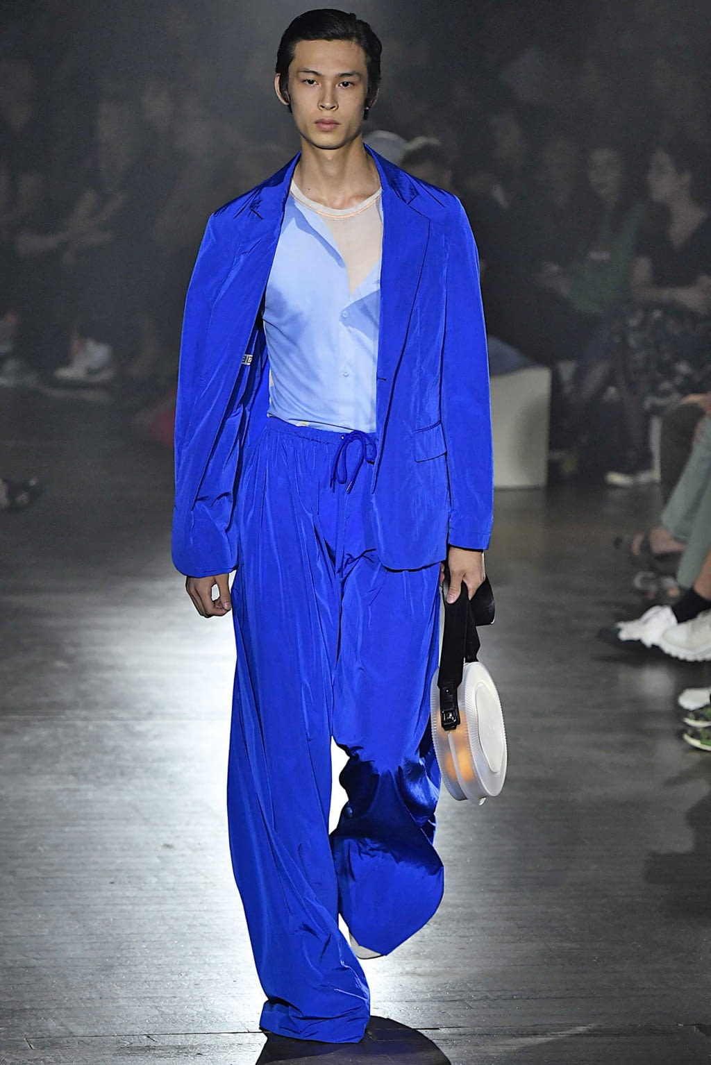 Fashion Week Paris Spring/Summer 2019 look 35 from the Kenzo collection 男装
