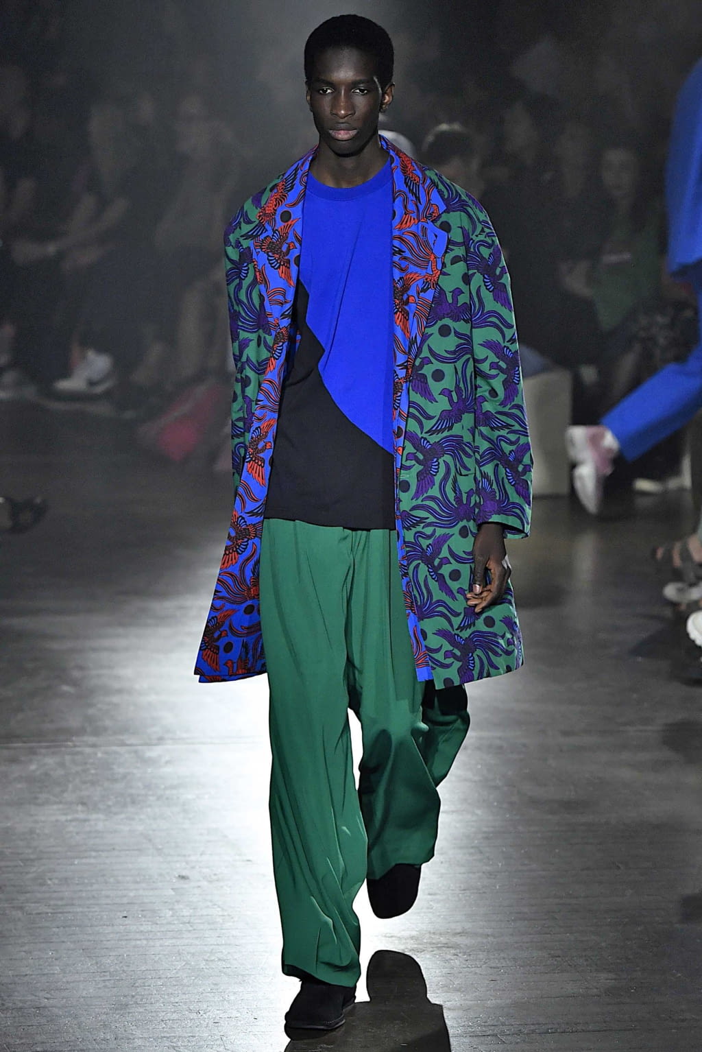 Fashion Week Paris Spring/Summer 2019 look 40 from the Kenzo collection menswear