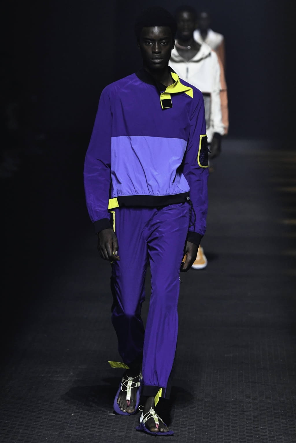 Fashion Week Paris Spring/Summer 2020 look 2 from the Kenzo collection 男装
