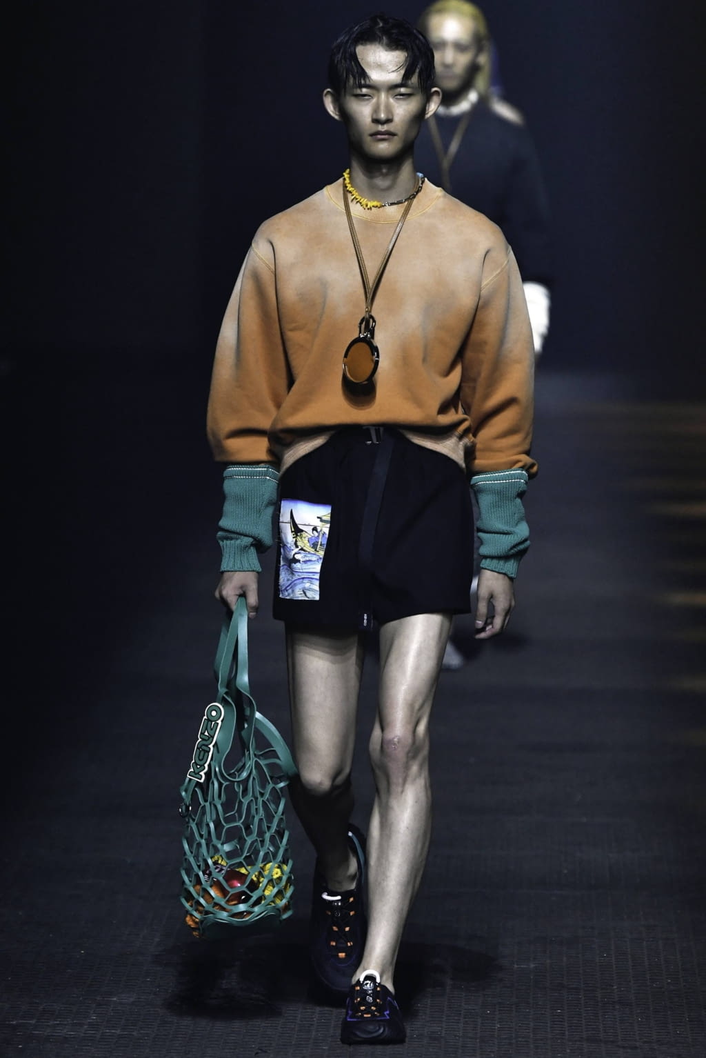 Fashion Week Paris Spring/Summer 2020 look 6 from the Kenzo collection 男装