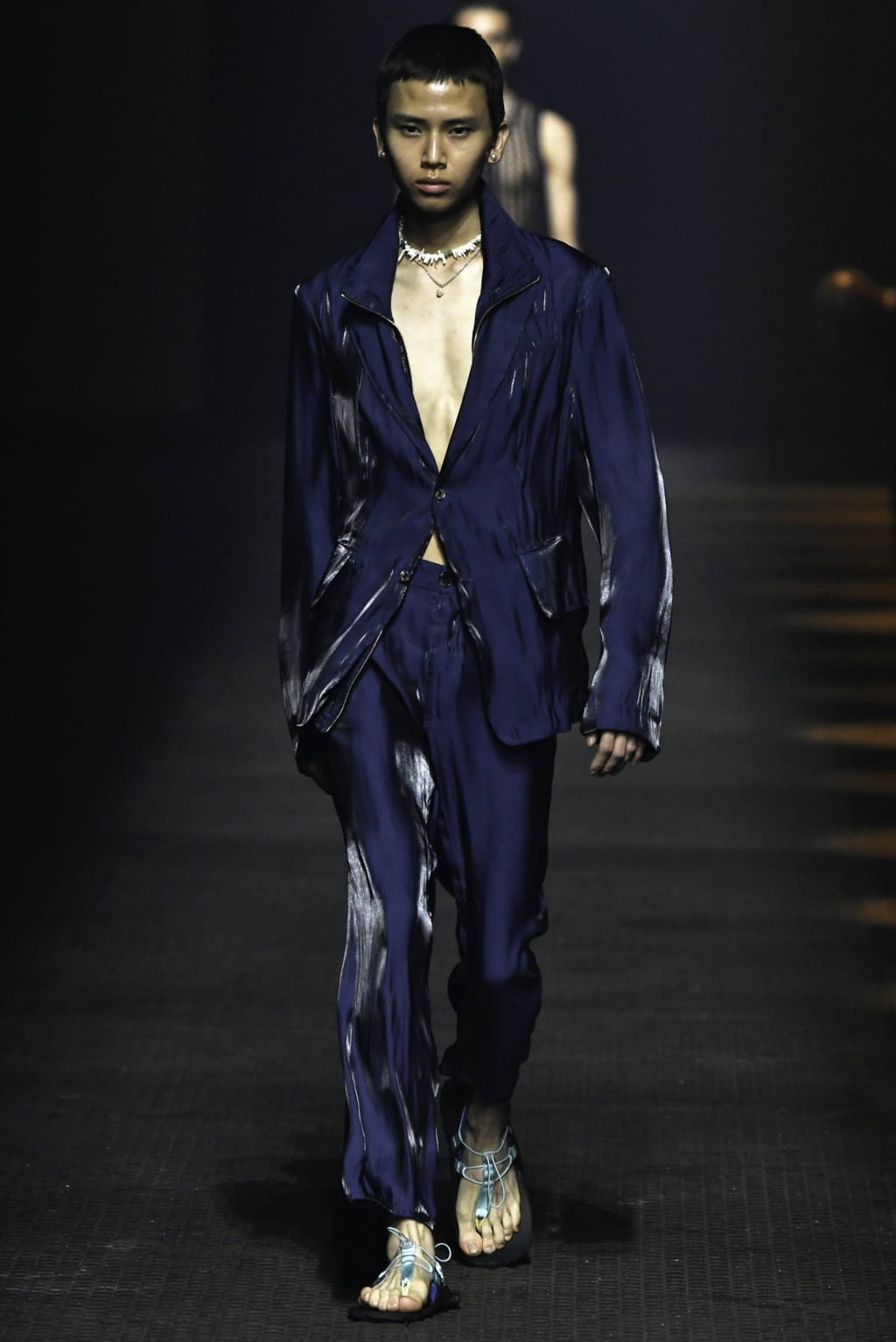 Fashion Week Paris Spring/Summer 2020 look 15 from the Kenzo collection 男装