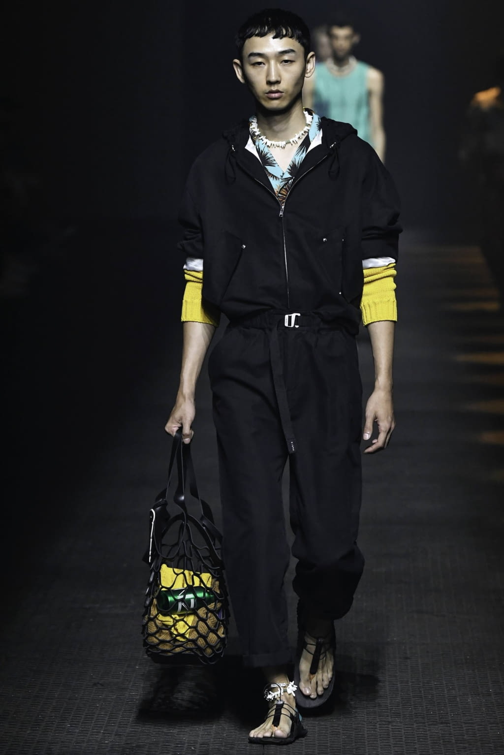 Fashion Week Paris Spring/Summer 2020 look 27 from the Kenzo collection 男装