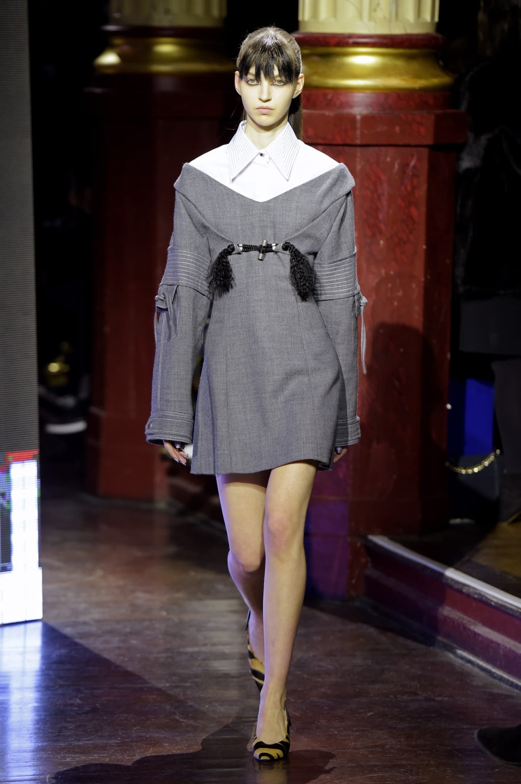 Fashion Week Paris Fall/Winter 2016 look 2 de la collection Kenzo womenswear