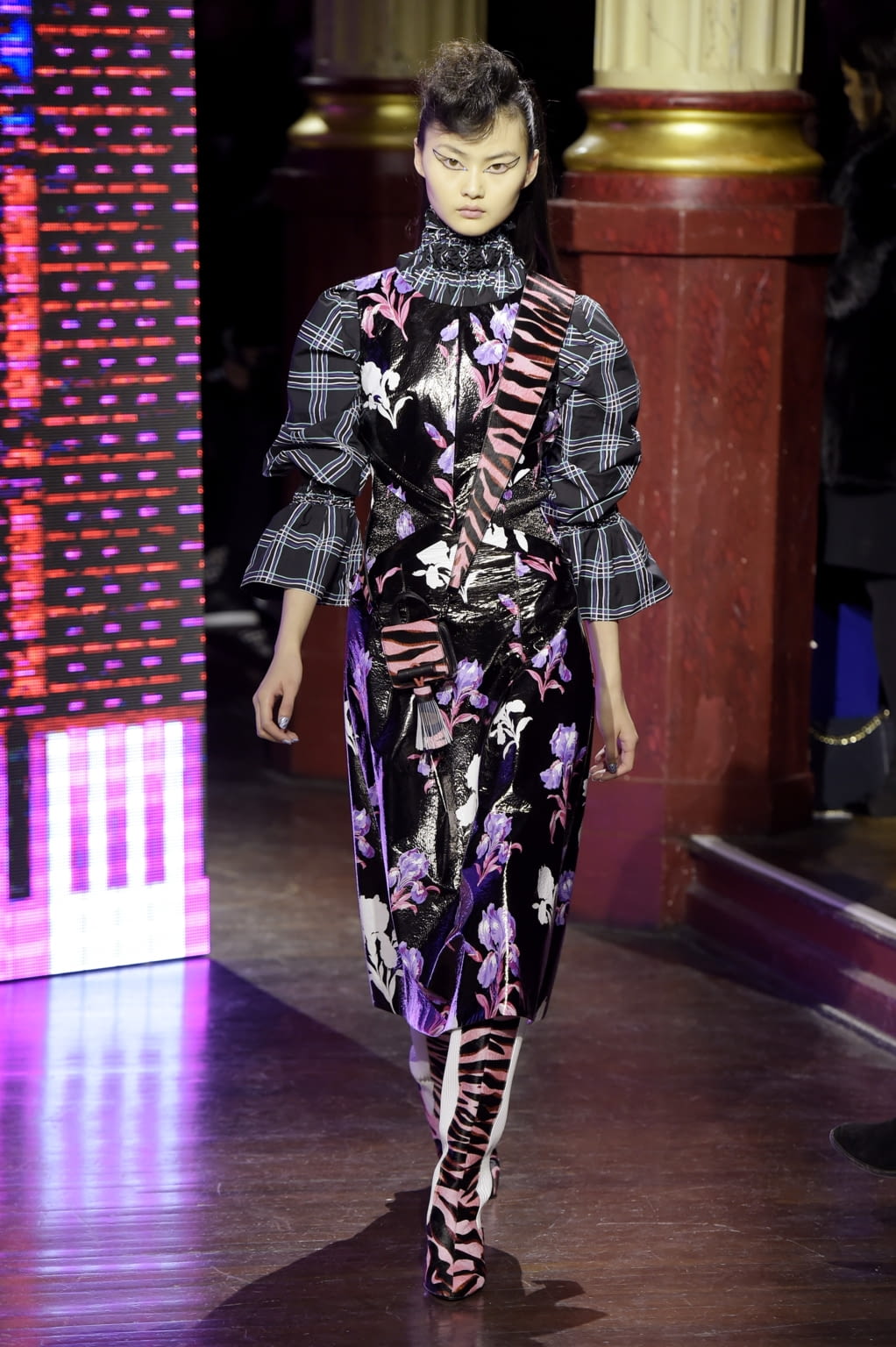 Fashion Week Paris Fall/Winter 2016 look 15 from the Kenzo collection 女装