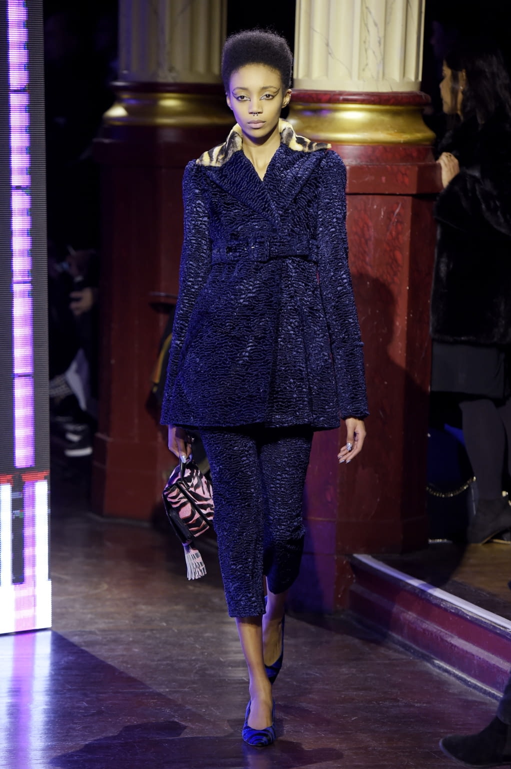 Fashion Week Paris Fall/Winter 2016 look 18 de la collection Kenzo womenswear