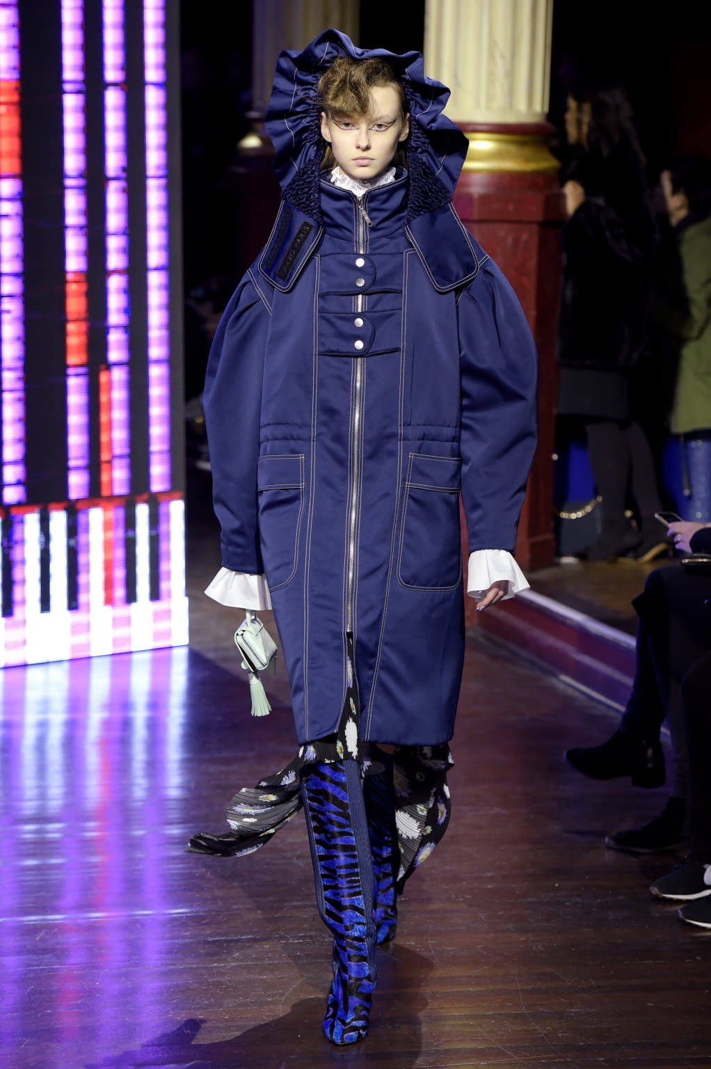 Fashion Week Paris Fall/Winter 2016 look 19 from the Kenzo collection 女装