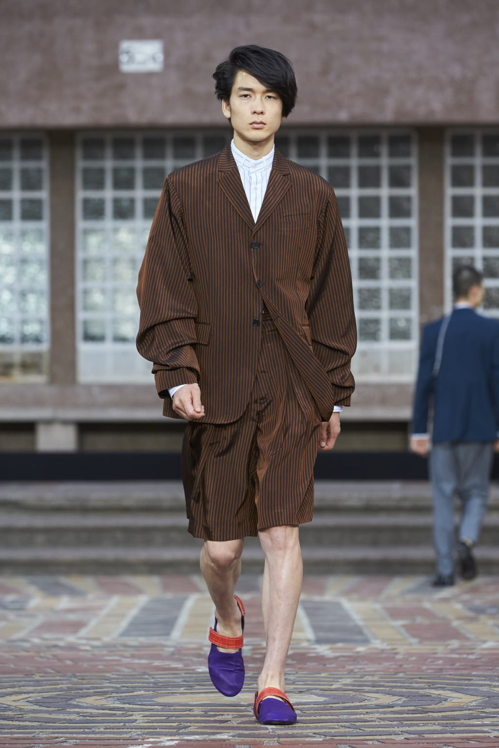 Fashion Week Paris Spring/Summer 2018 look 10 from the Kenzo collection menswear