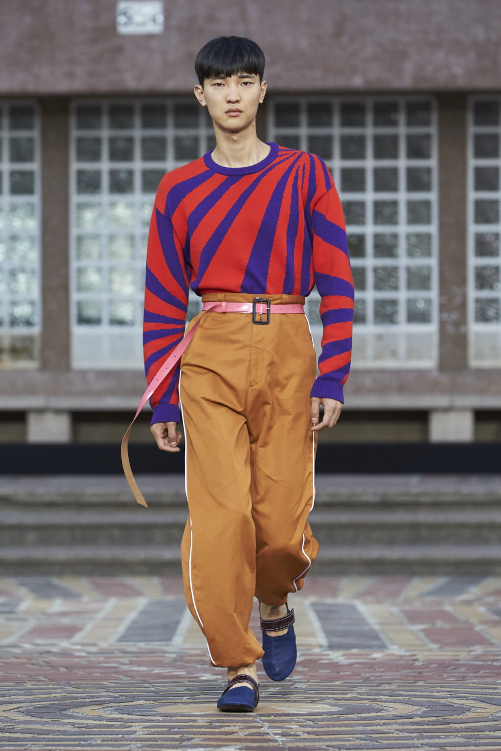 Fashion Week Paris Spring/Summer 2018 look 18 from the Kenzo collection menswear