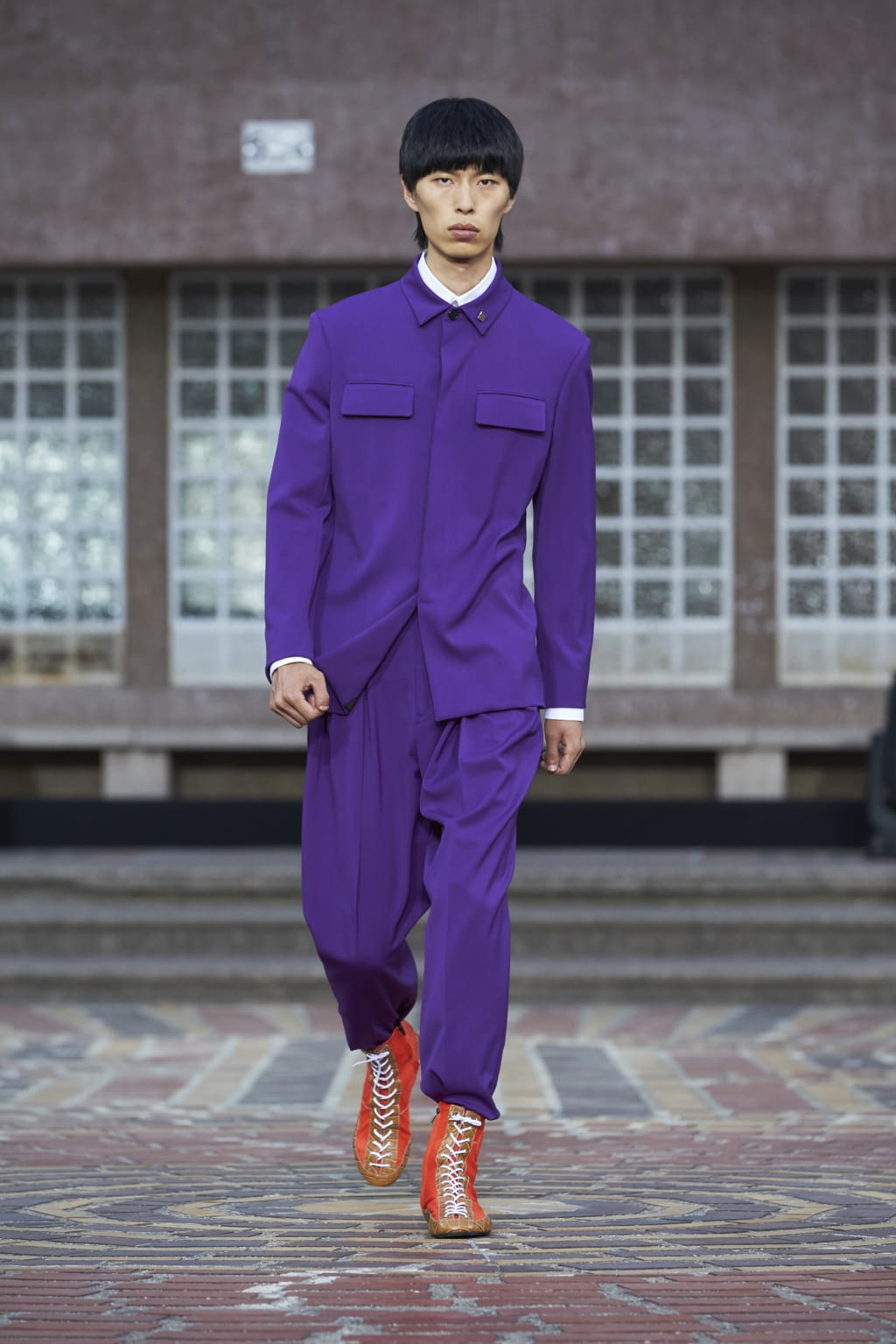 Fashion Week Paris Spring/Summer 2018 look 23 from the Kenzo collection 男装