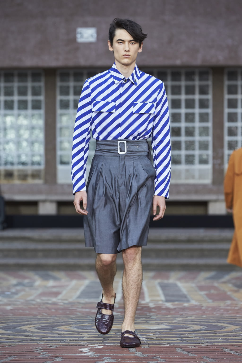 Fashion Week Paris Spring/Summer 2018 look 26 from the Kenzo collection 男装