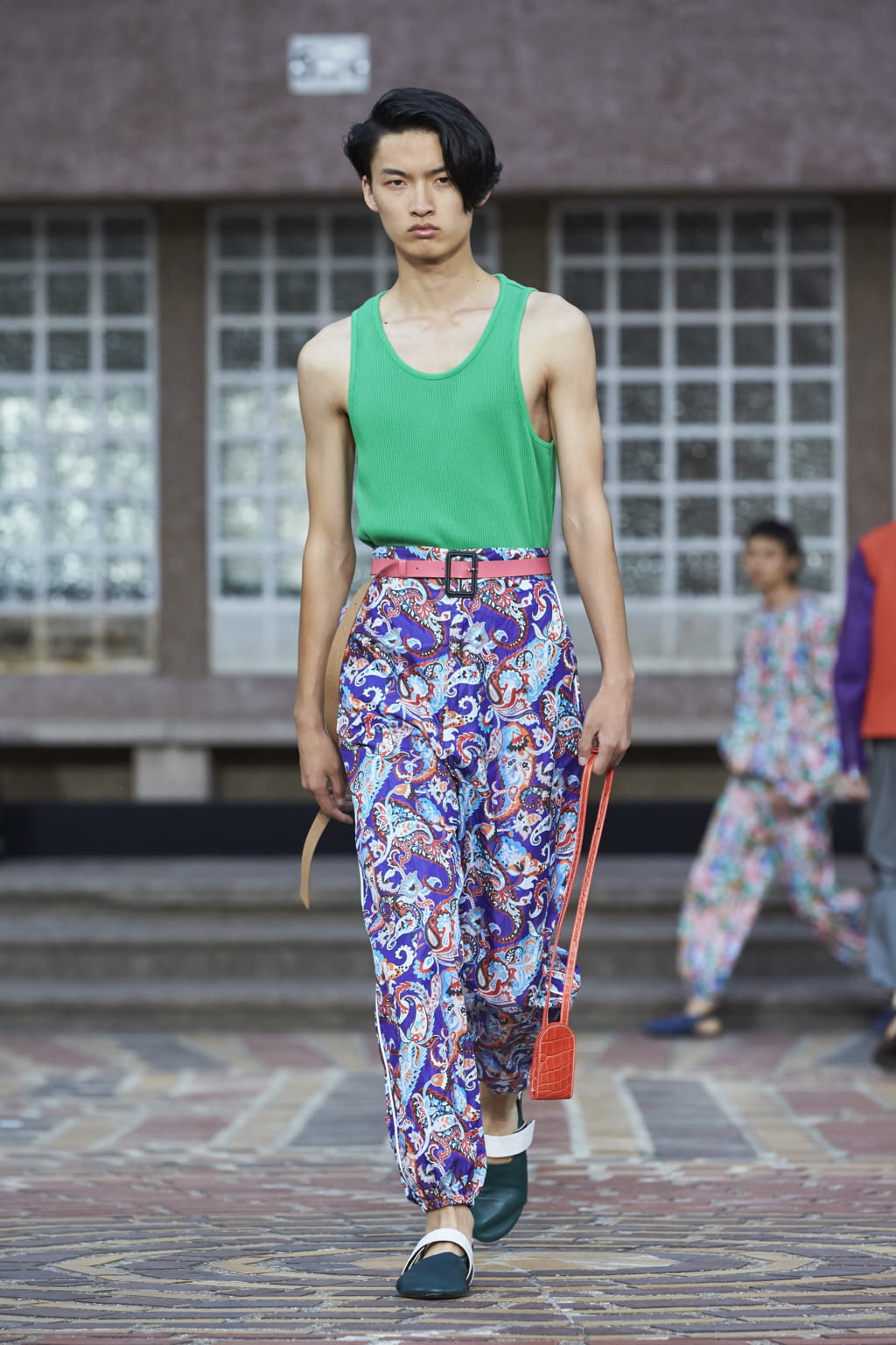 Fashion Week Paris Spring/Summer 2018 look 27 from the Kenzo collection menswear