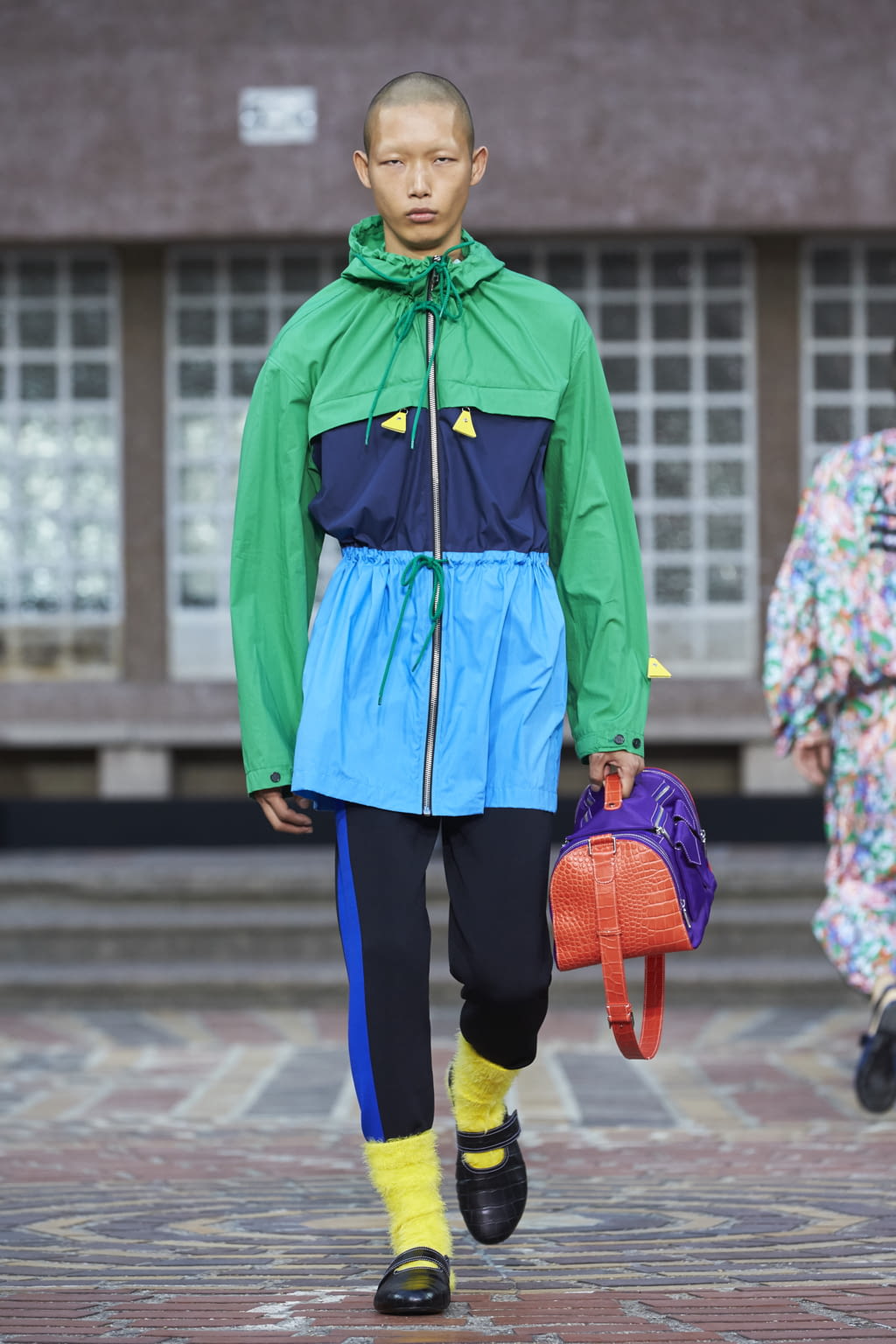 Fashion Week Paris Spring/Summer 2018 look 35 from the Kenzo collection 男装