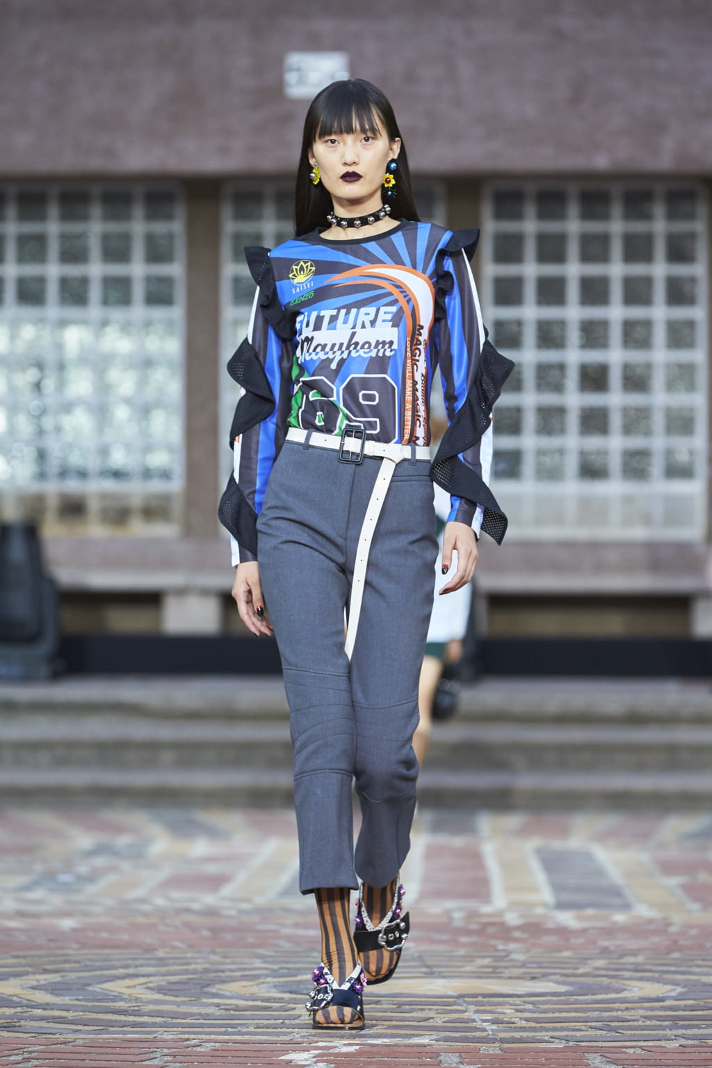 Fashion Week Paris Spring/Summer 2018 look 10 from the Kenzo collection womenswear