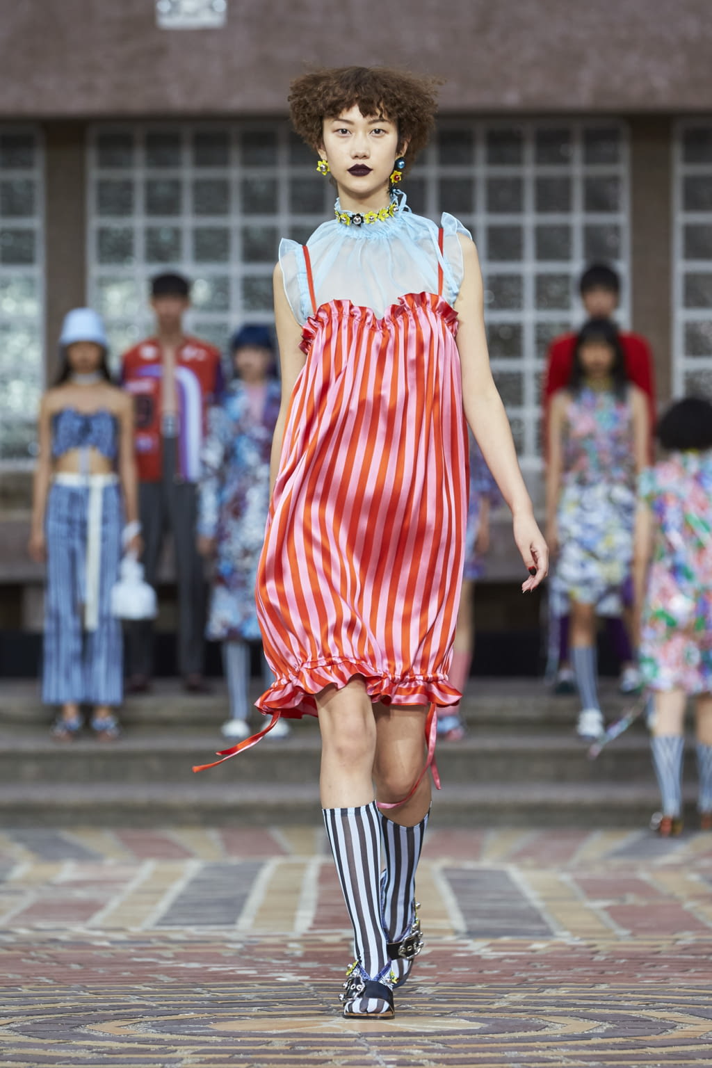 Fashion Week Paris Spring/Summer 2018 look 41 from the Kenzo collection womenswear