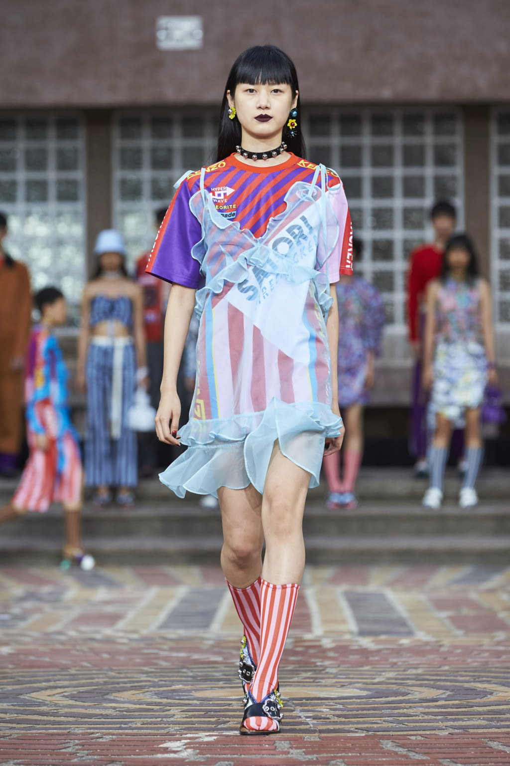 Fashion Week Paris Spring/Summer 2018 look 42 from the Kenzo collection womenswear