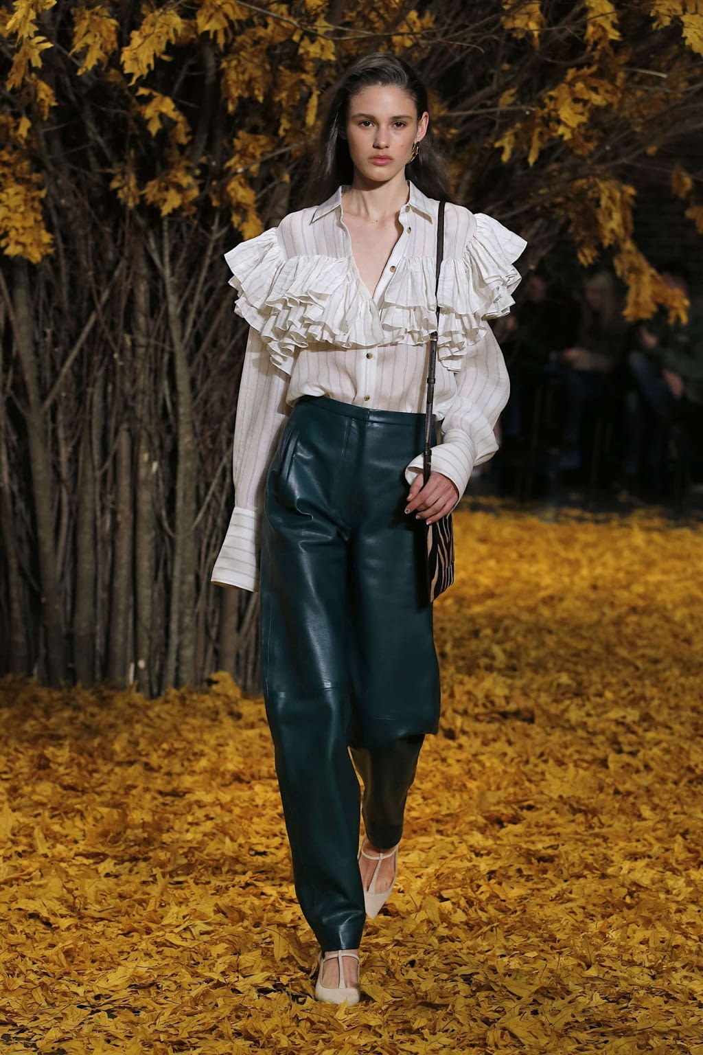 Fashion Week New York Fall/Winter 2019 look 22 from the Khaite collection 女装