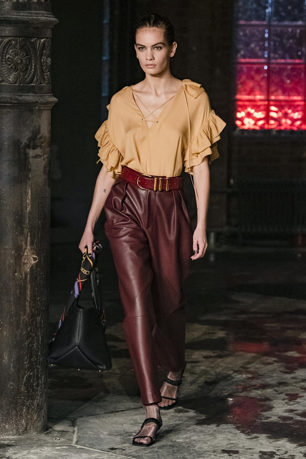 Fashion Week New York Fall/Winter 2020 look 32 from the Khaite collection 女装