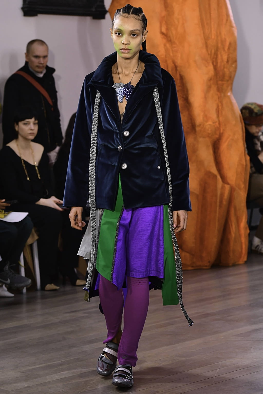 Fashion Week London Fall/Winter 2019 look 21 de la collection Kiko Kostadinov womenswear