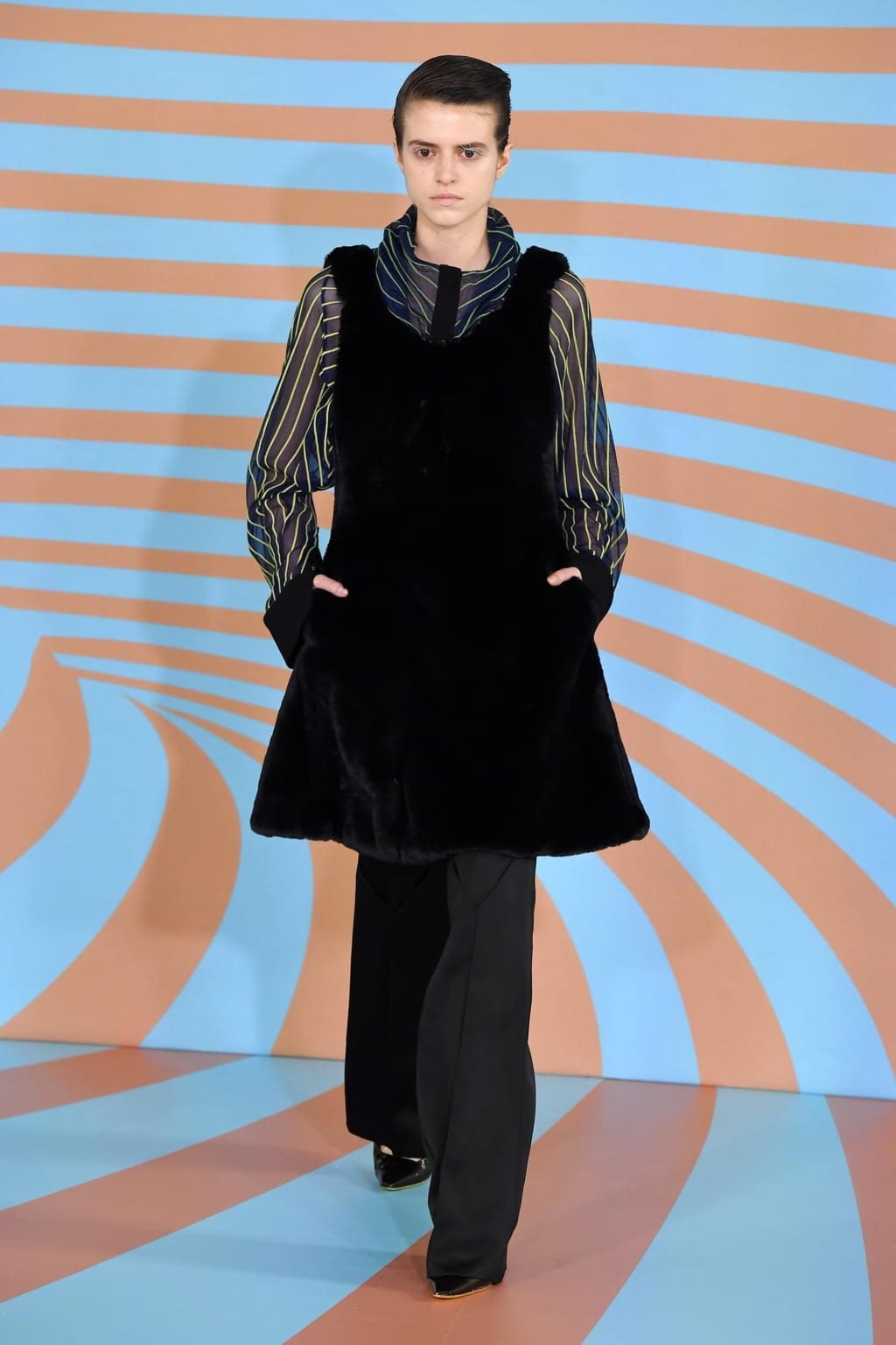 Fashion Week London Fall/Winter 2020 look 23 de la collection Kiko Kostadinov womenswear