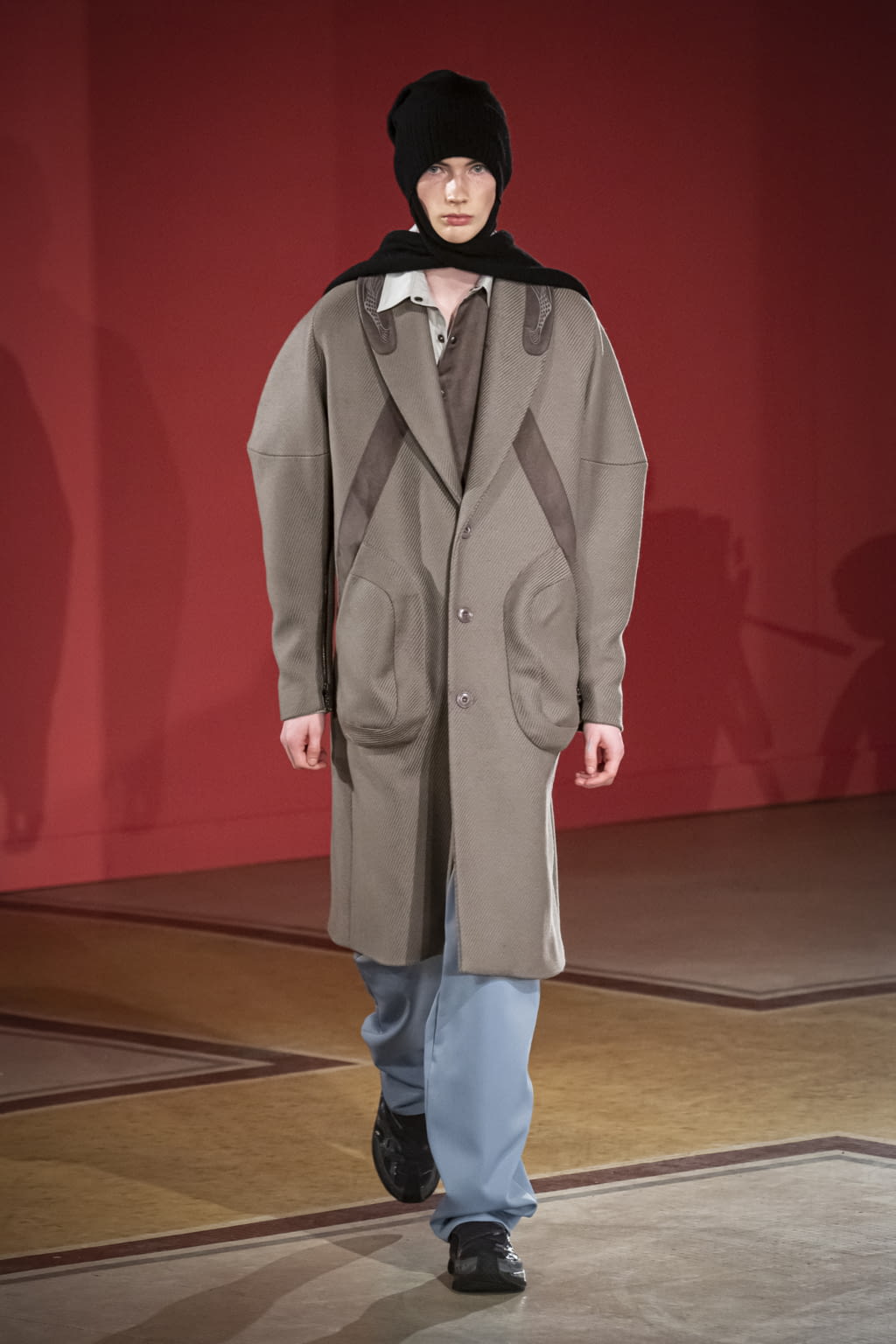 Fashion Week Paris Fall/Winter 2020 look 31 de la collection Kiko Kostadinov menswear