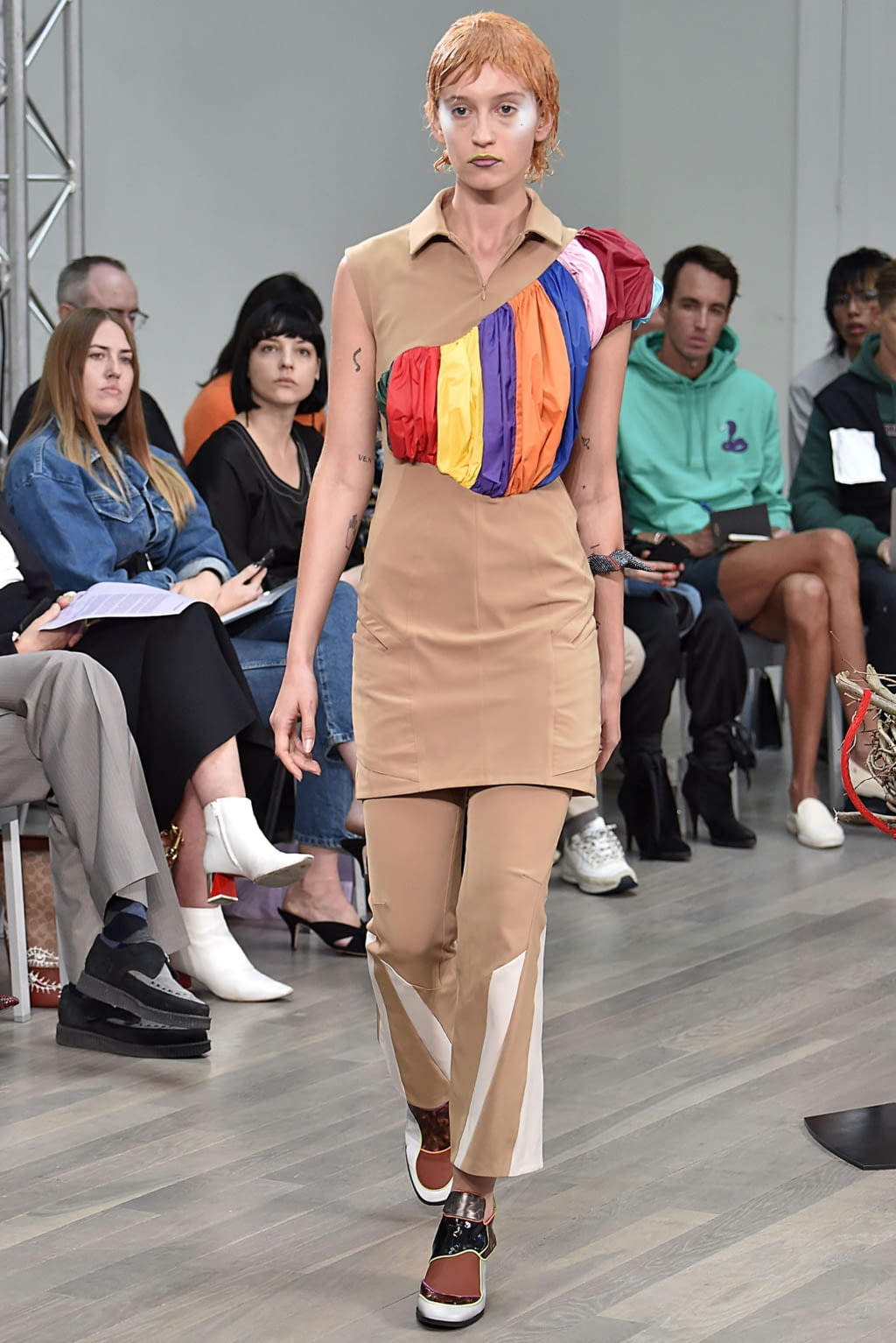 Fashion Week London Spring/Summer 2019 look 8 from the Kiko Kostadinov collection womenswear