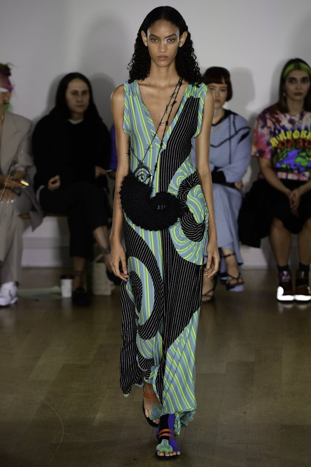 Fashion Week London Spring/Summer 2020 look 2 de la collection Kiko Kostadinov womenswear