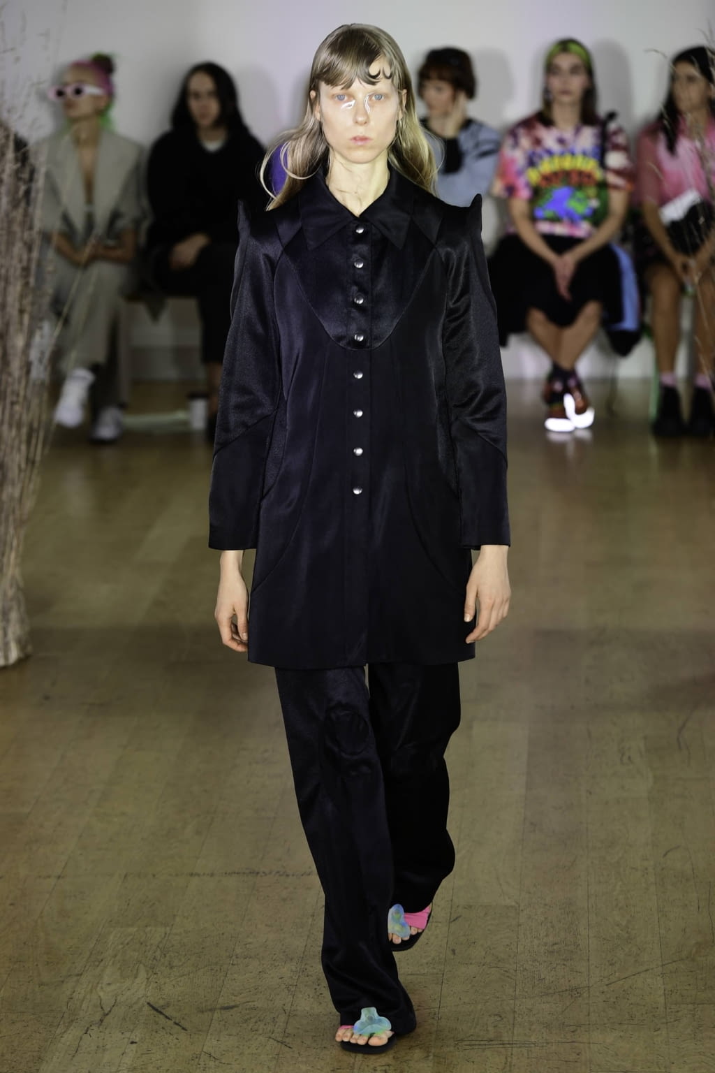Fashion Week London Spring/Summer 2020 look 25 de la collection Kiko Kostadinov womenswear