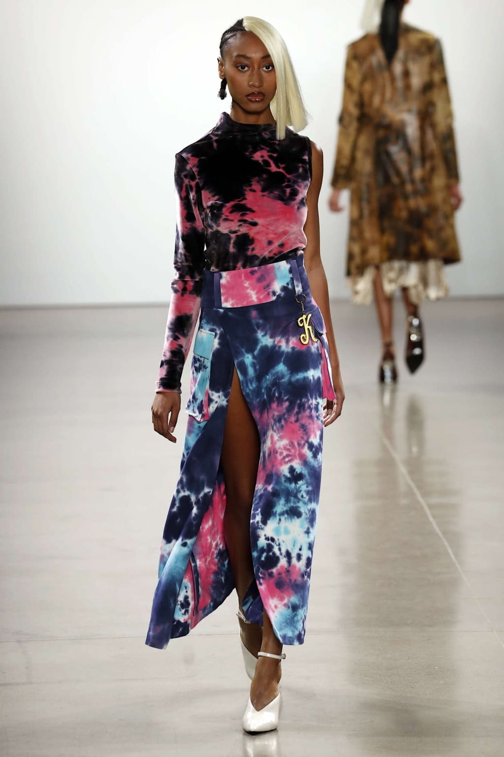 Fashion Week New York Fall/Winter 2019 look 40 de la collection Kim Shui womenswear