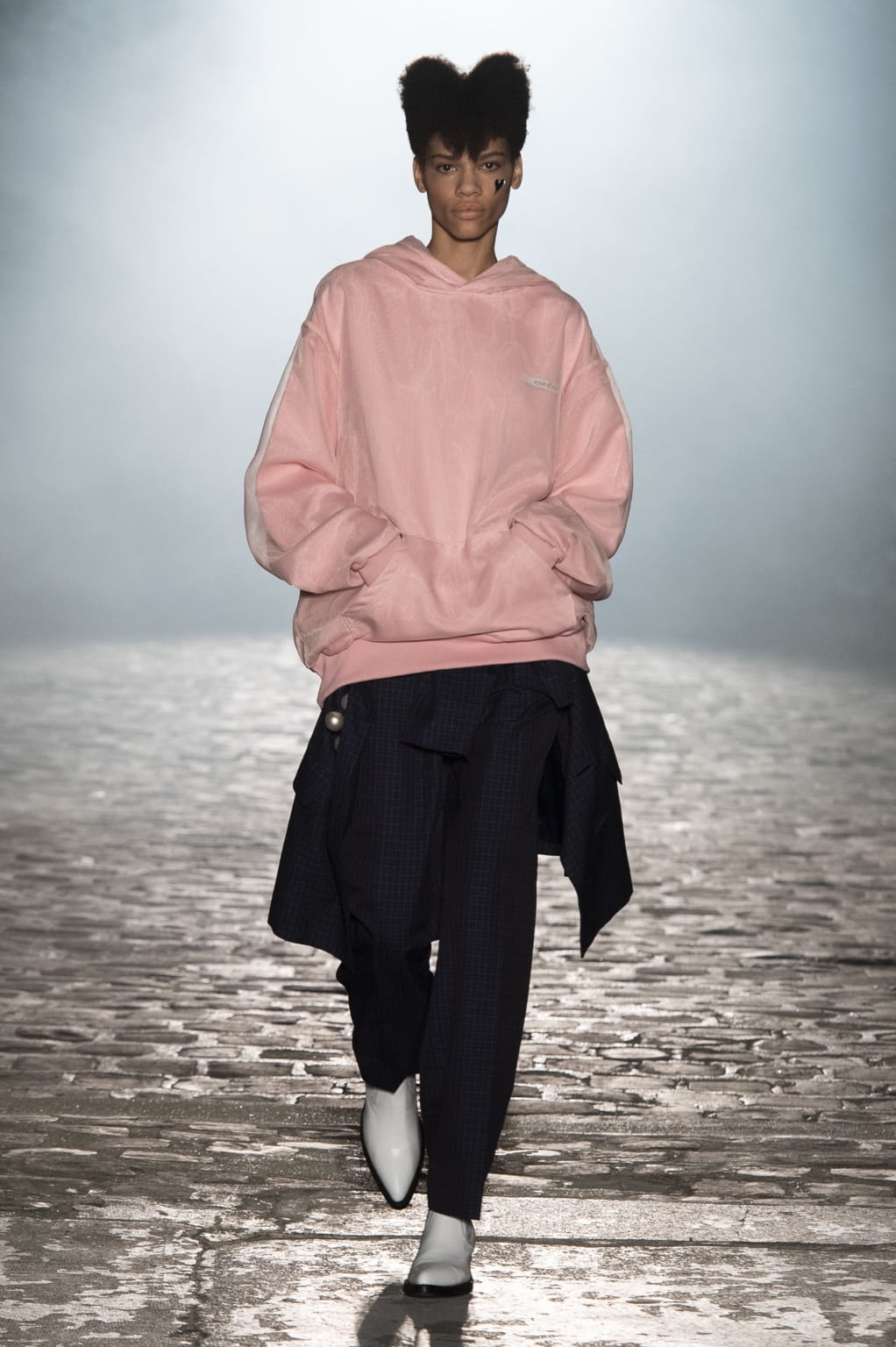 Fashion Week Paris Fall/Winter 2020 look 9 from the Kimhekim collection 女装