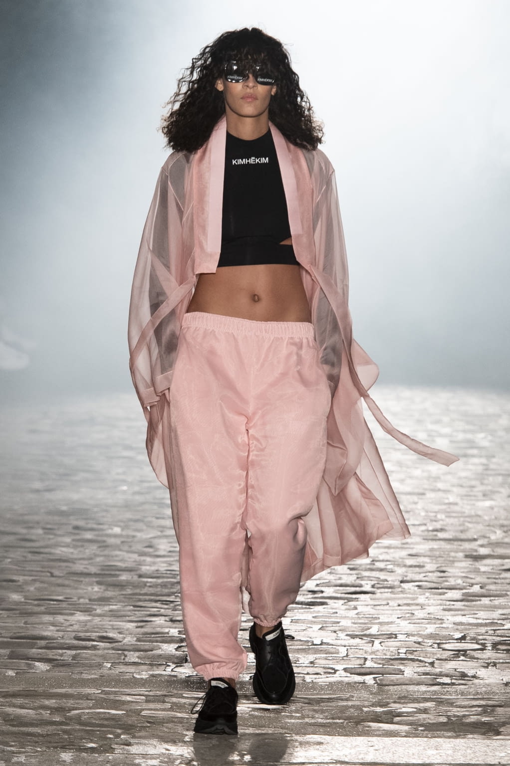 Fashion Week Paris Fall/Winter 2020 look 10 de la collection Kimhekim womenswear