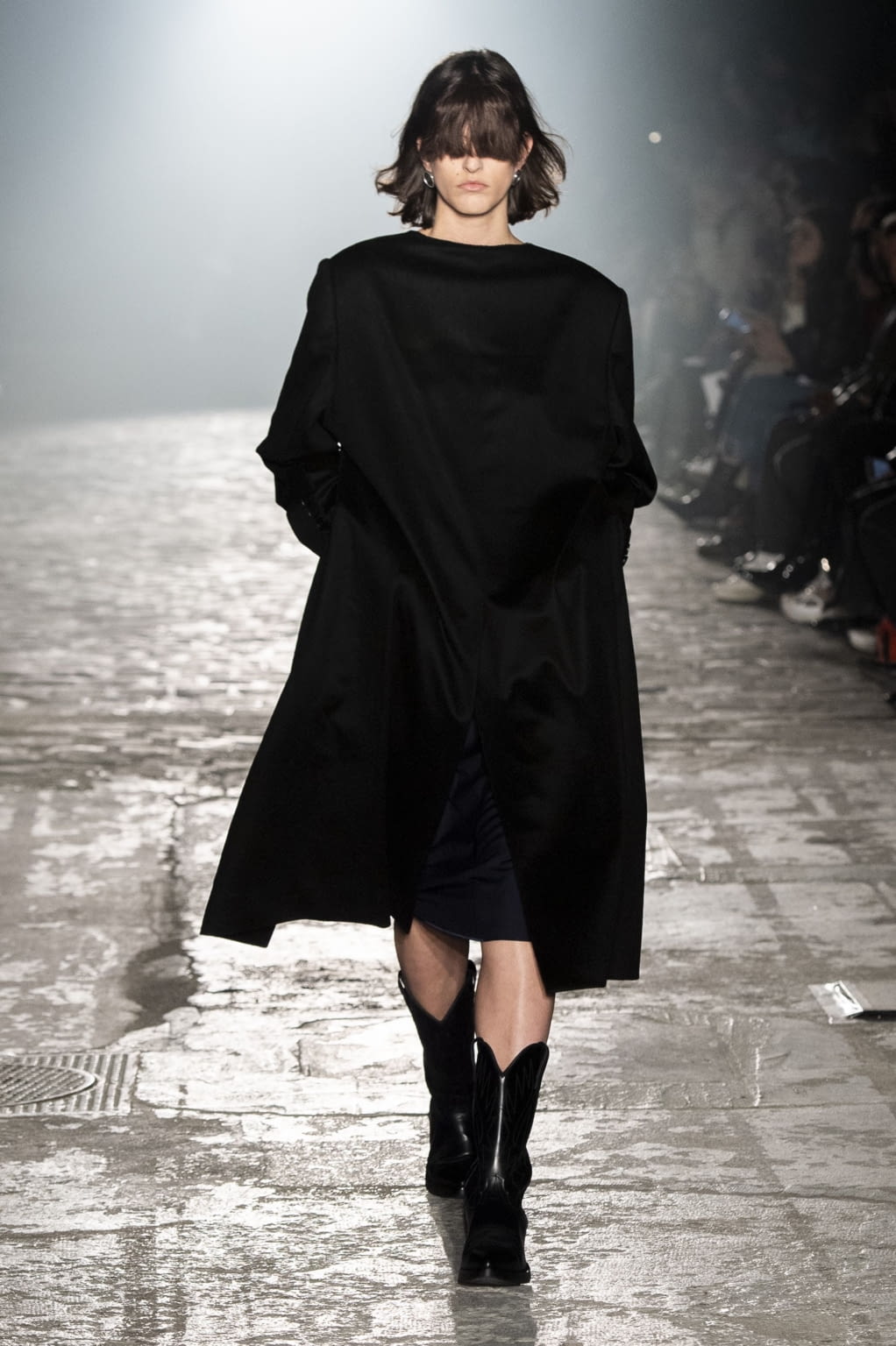 Fashion Week Paris Fall/Winter 2020 look 24 from the Kimhekim collection womenswear