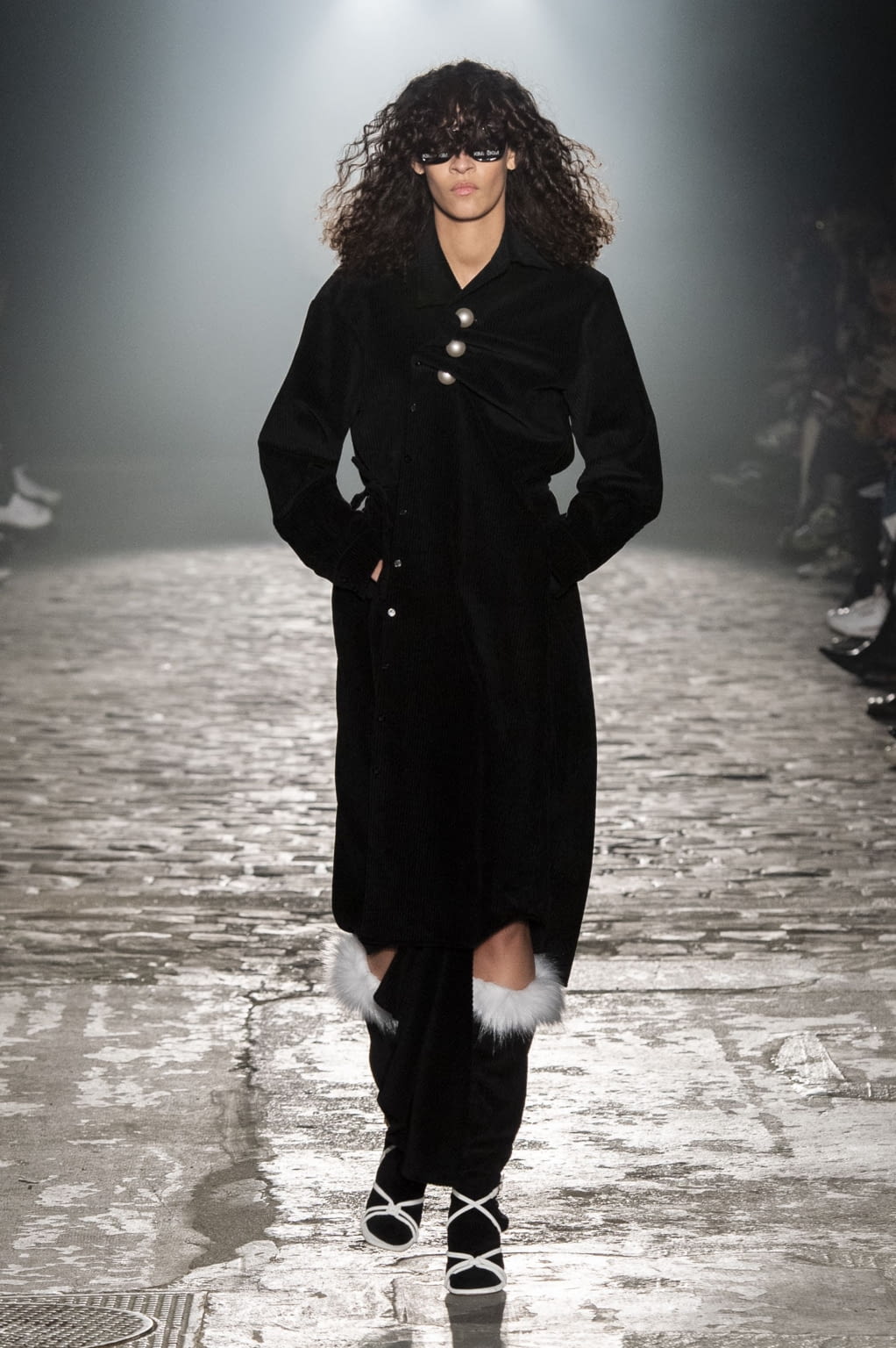Fashion Week Paris Fall/Winter 2020 look 28 from the Kimhekim collection 女装