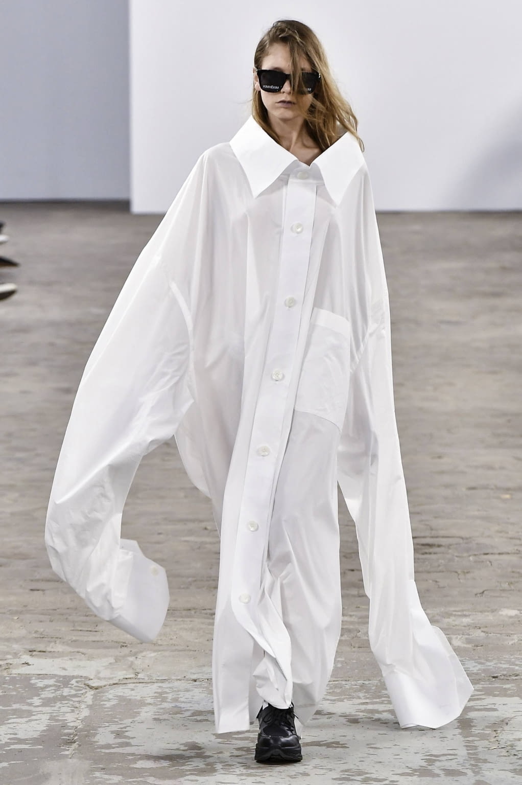 Fashion Week Paris Spring/Summer 2020 look 4 from the Kimhekim collection womenswear
