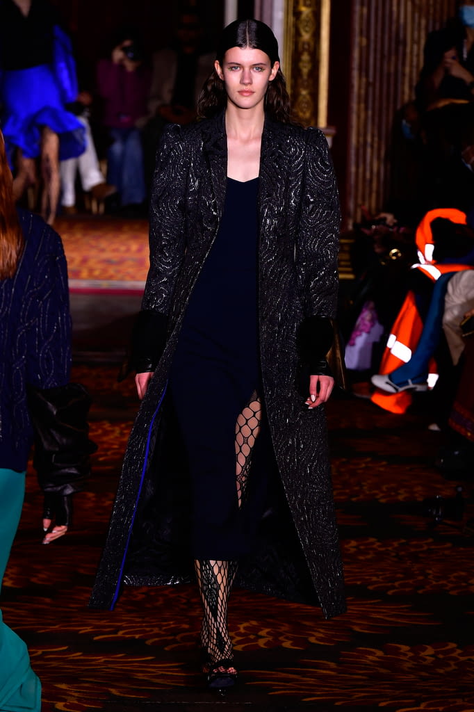 Fashion Week Paris Fall/Winter 2022 look 15 from the Koché collection 女装