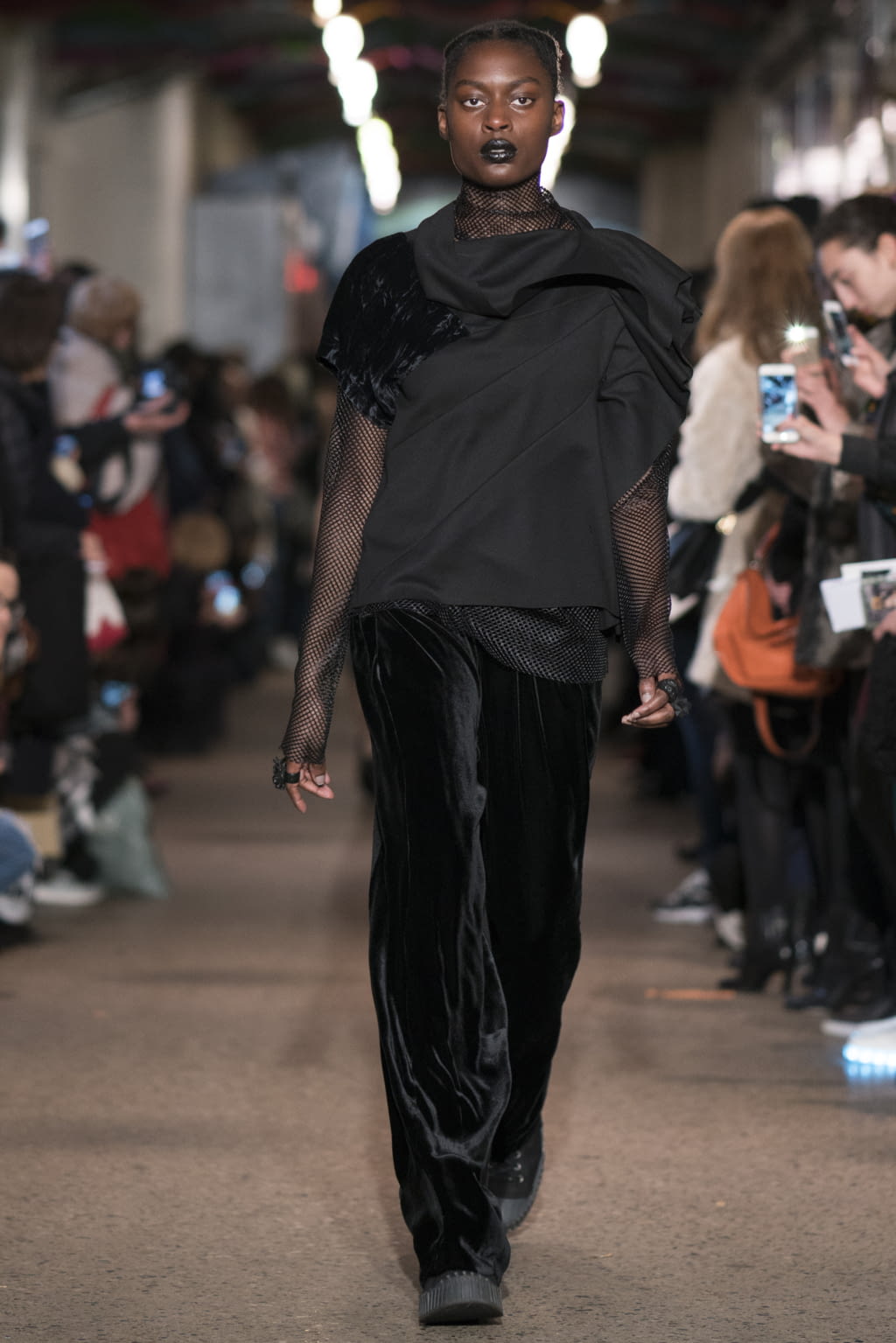 Fashion Week Paris Fall/Winter 2016 look 10 from the Koché collection 女装