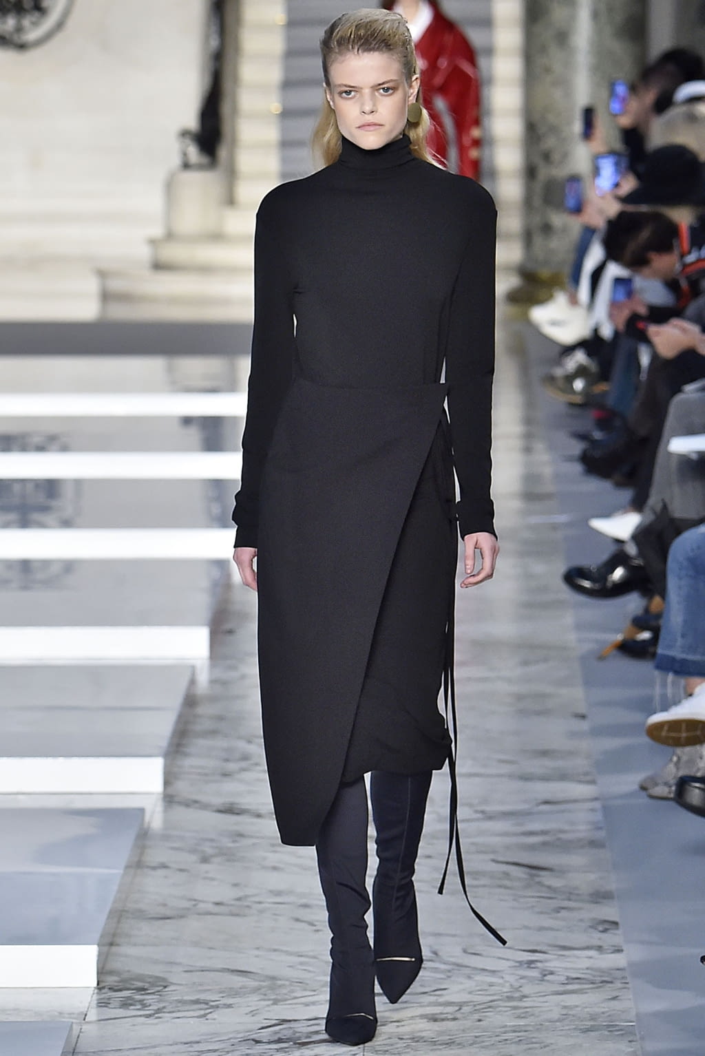 Fashion Week Paris Fall/Winter 2019 look 6 from the Kristina Fidelskaya collection 女装