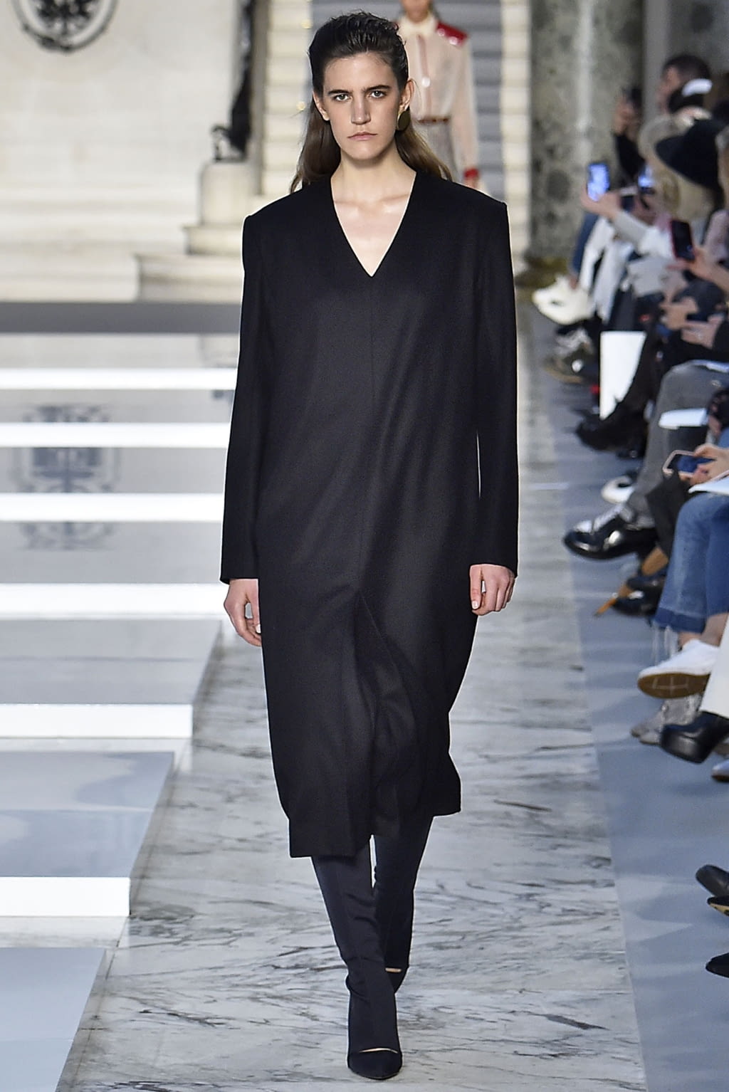 Fashion Week Paris Fall/Winter 2019 look 12 from the Kristina Fidelskaya collection 女装