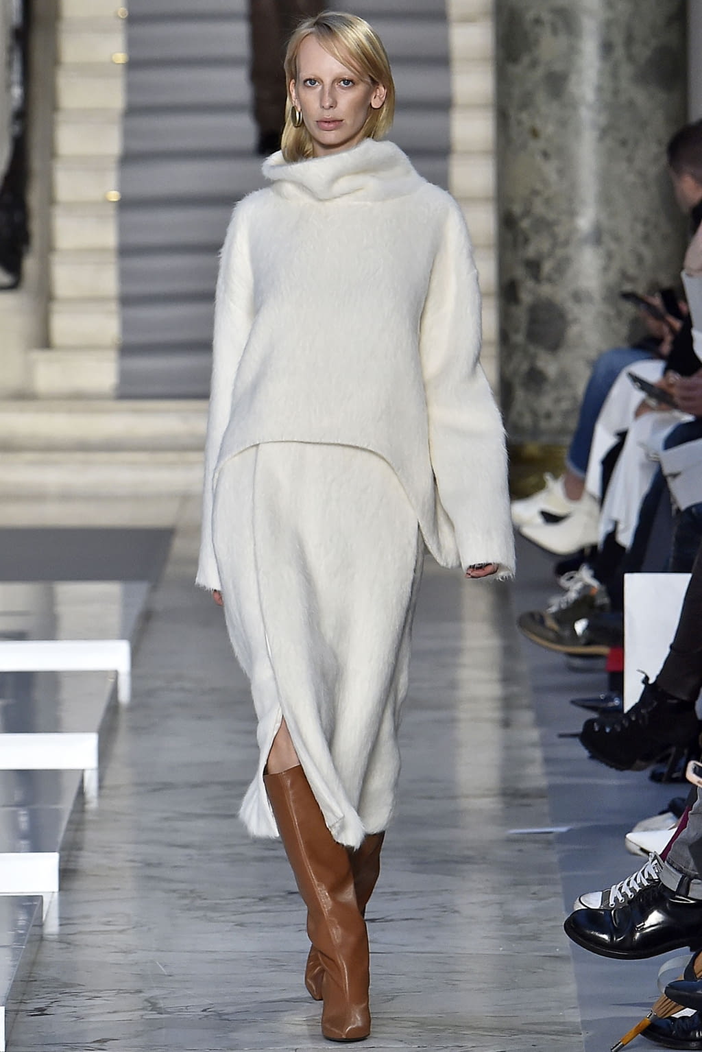 Fashion Week Paris Fall/Winter 2019 look 18 de la collection Kristina Fidelskaya womenswear