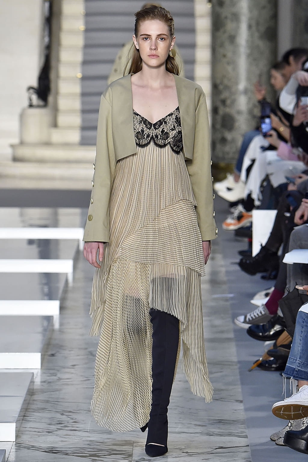 Fashion Week Paris Fall/Winter 2019 look 26 from the Kristina Fidelskaya collection 女装