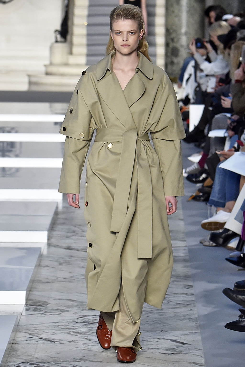 Fashion Week Paris Fall/Winter 2019 look 27 from the Kristina Fidelskaya collection 女装